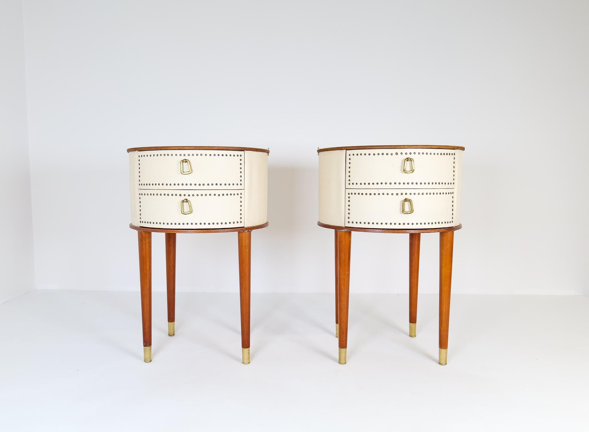 Midcentury Pair of Swedish Nightstands by Halvdan Petterson 1950s In Good Condition In Hillringsberg, SE