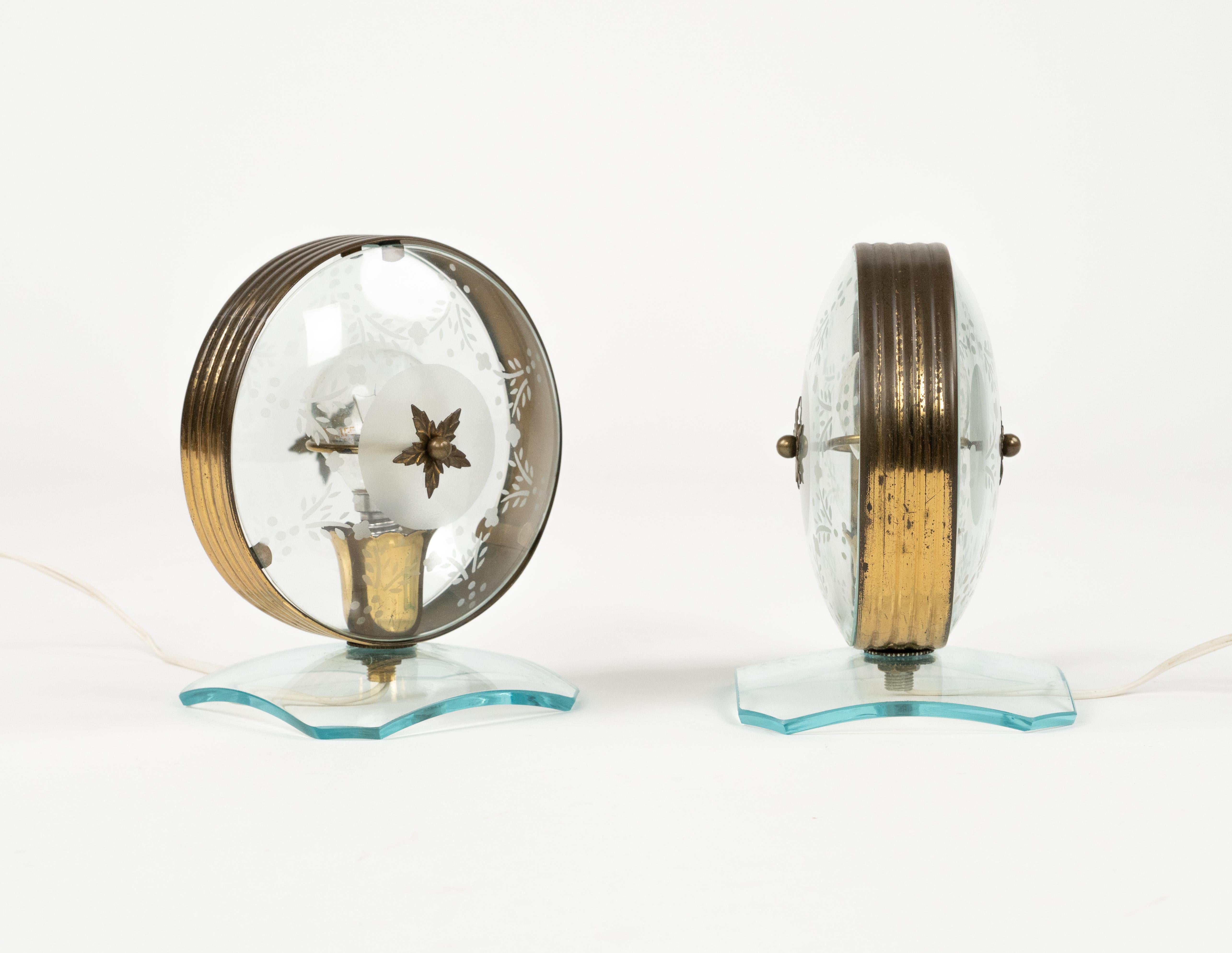 Midcentury Pair of Table Lamps in Brass & Glass Fontana Arte Style, Italy 1950s In Good Condition For Sale In Rome, IT