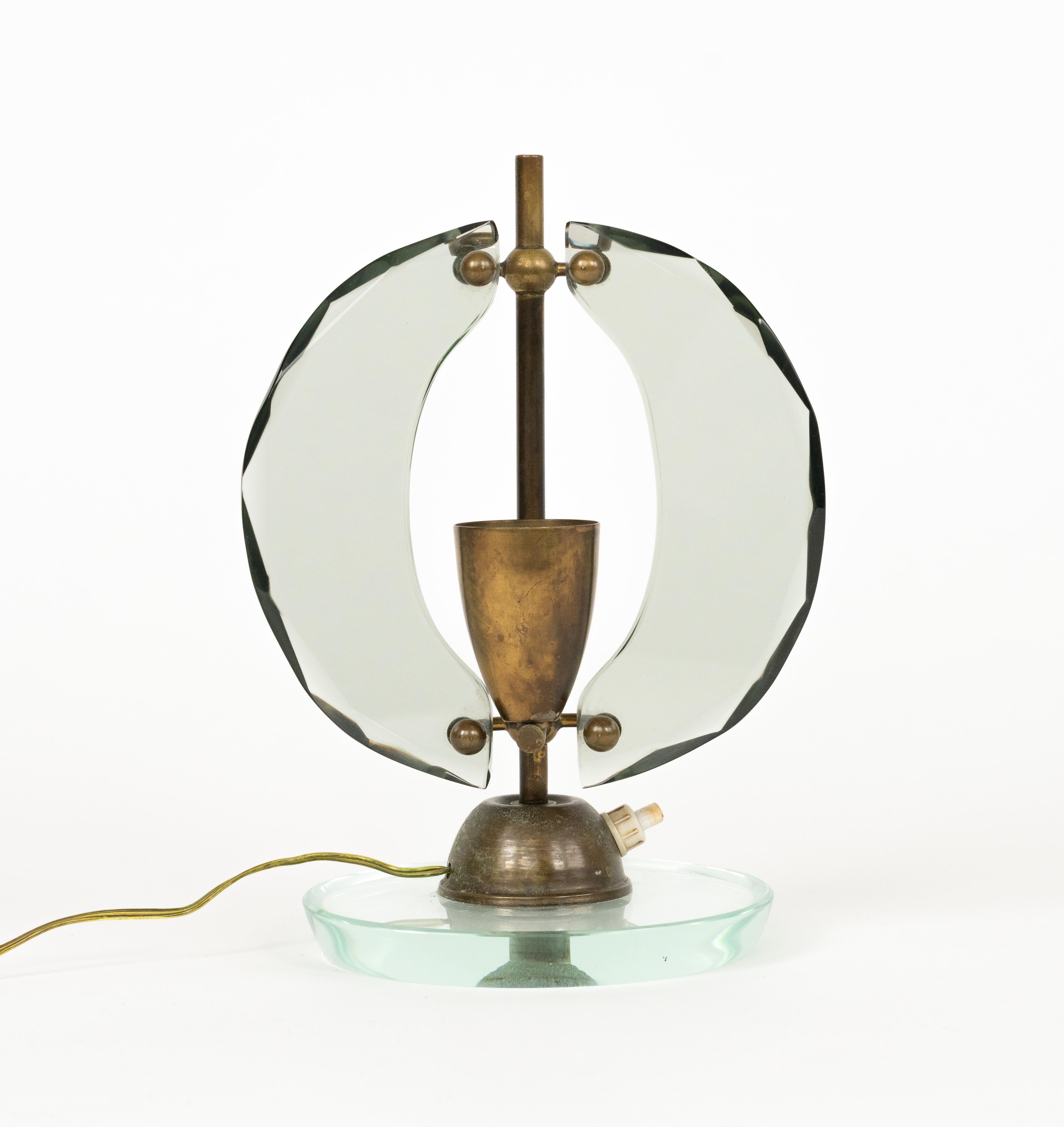 Coppia di lampade da tavolo del Medioevo in vetro e ottone di Gino Paroldo, Italia, anni '60 in vendita 3