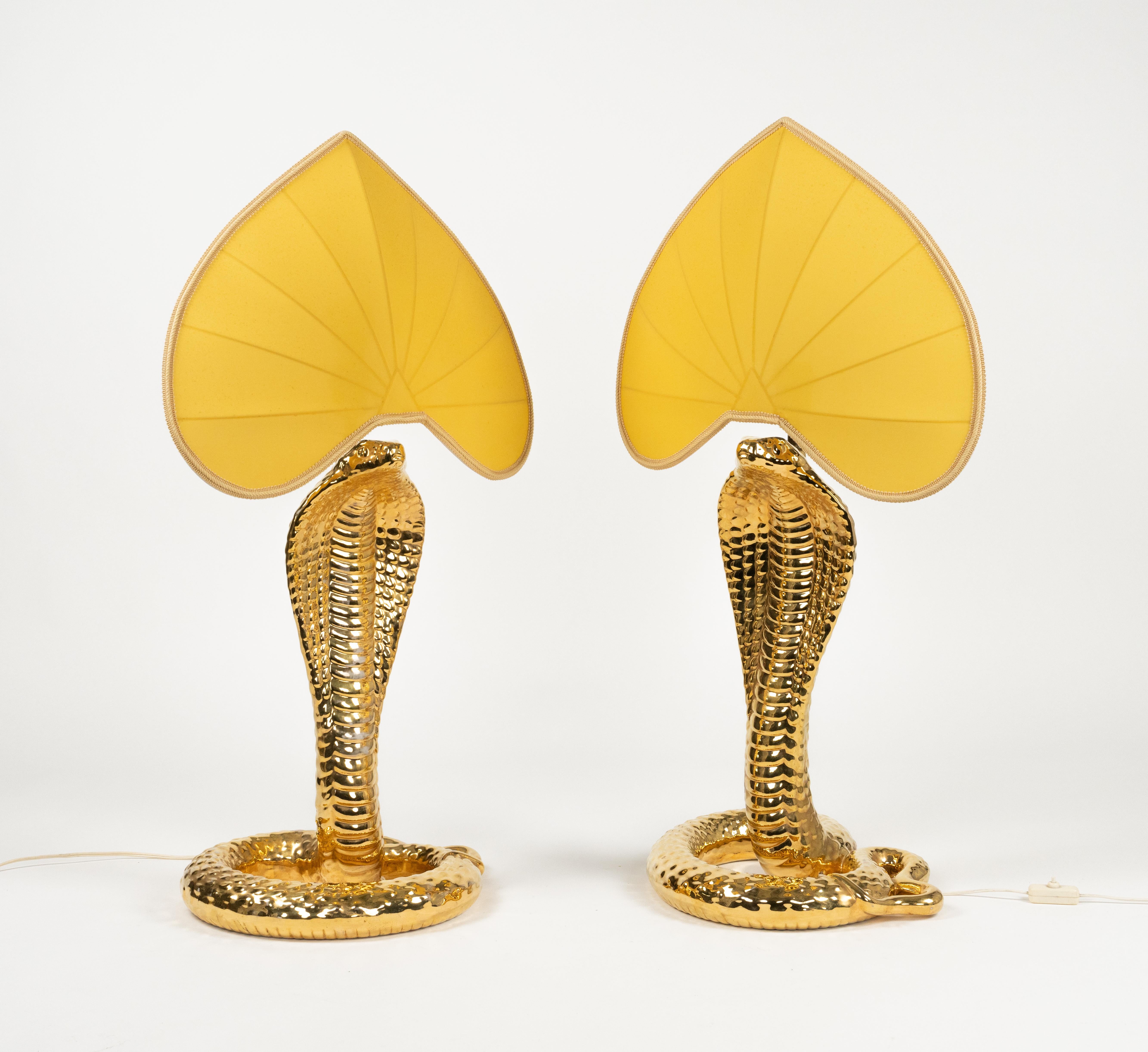 Paar Tischlampen aus Goldkeramik aus der Mitte des Jahrhunderts von Tommaso Barbi, Italien 1970er Jahre im Angebot 6