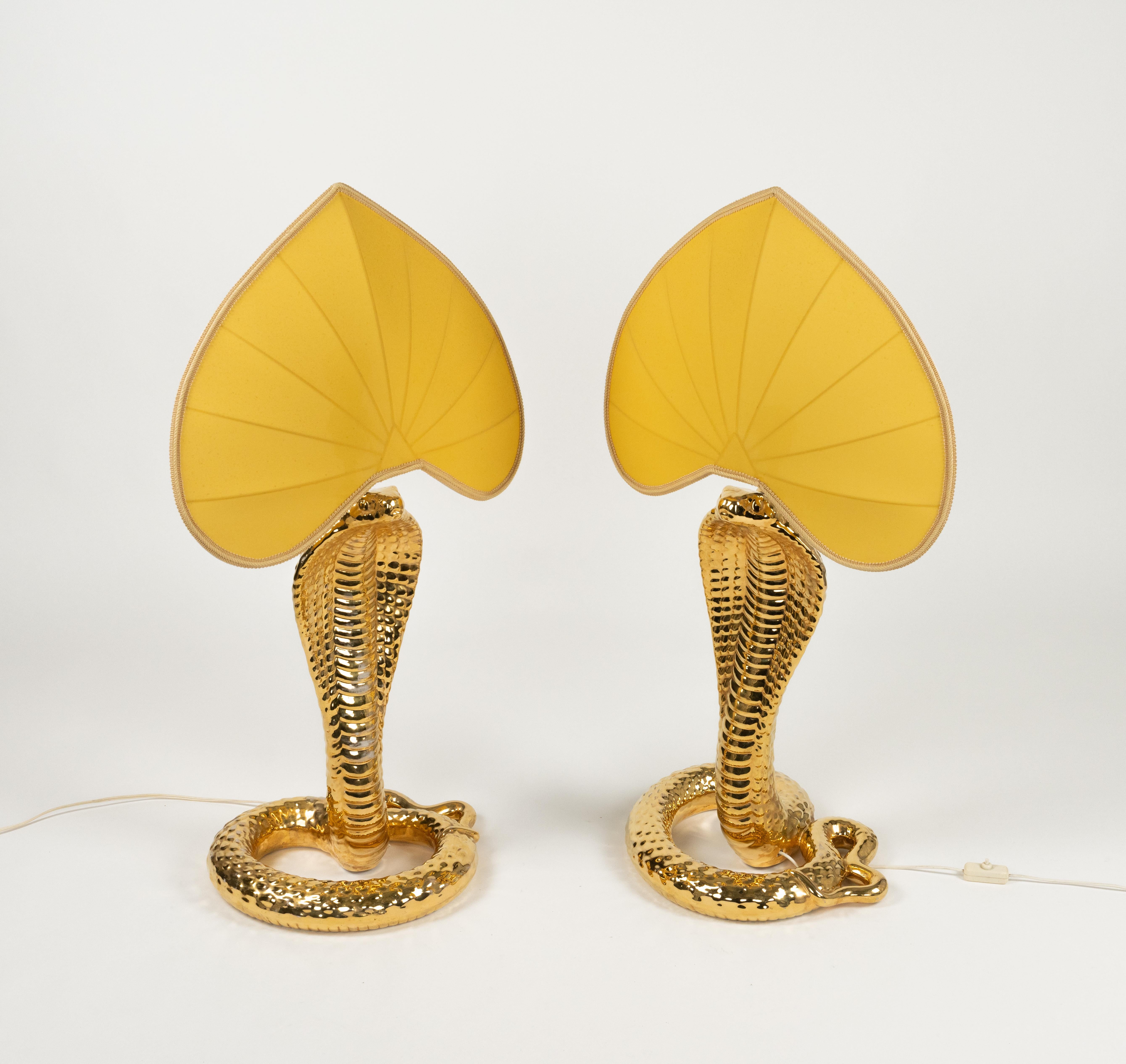 Paar Tischlampen aus Goldkeramik aus der Mitte des Jahrhunderts von Tommaso Barbi, Italien 1970er Jahre im Angebot 7