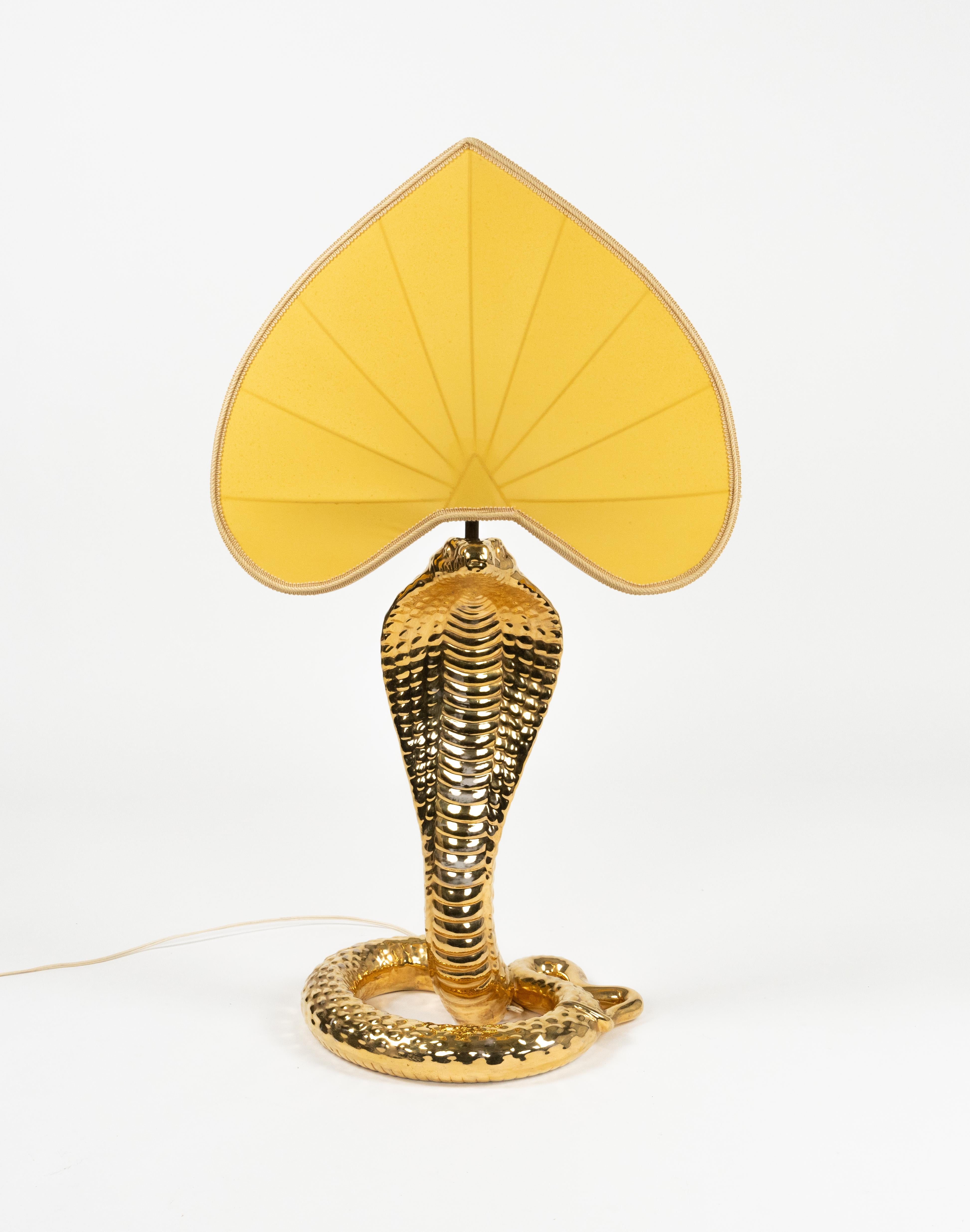 Paar Tischlampen aus Goldkeramik aus der Mitte des Jahrhunderts von Tommaso Barbi, Italien 1970er Jahre im Zustand „Gut“ im Angebot in Rome, IT