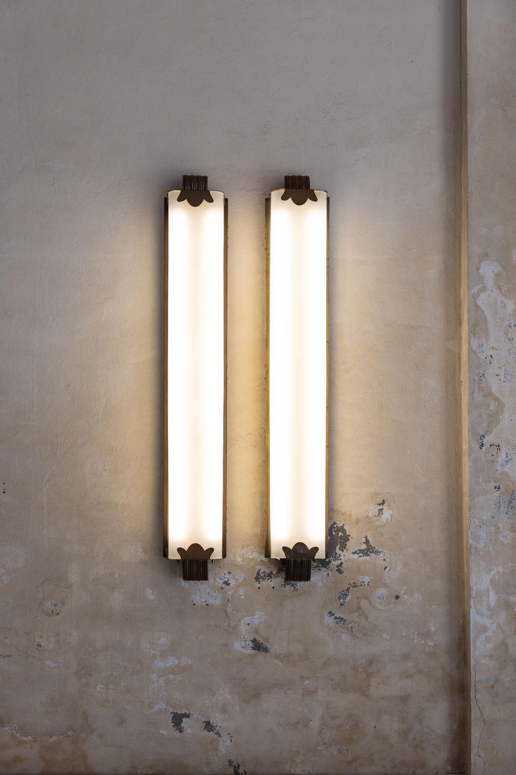 Brass Midcentury pair of wall lamps, Italy 1950