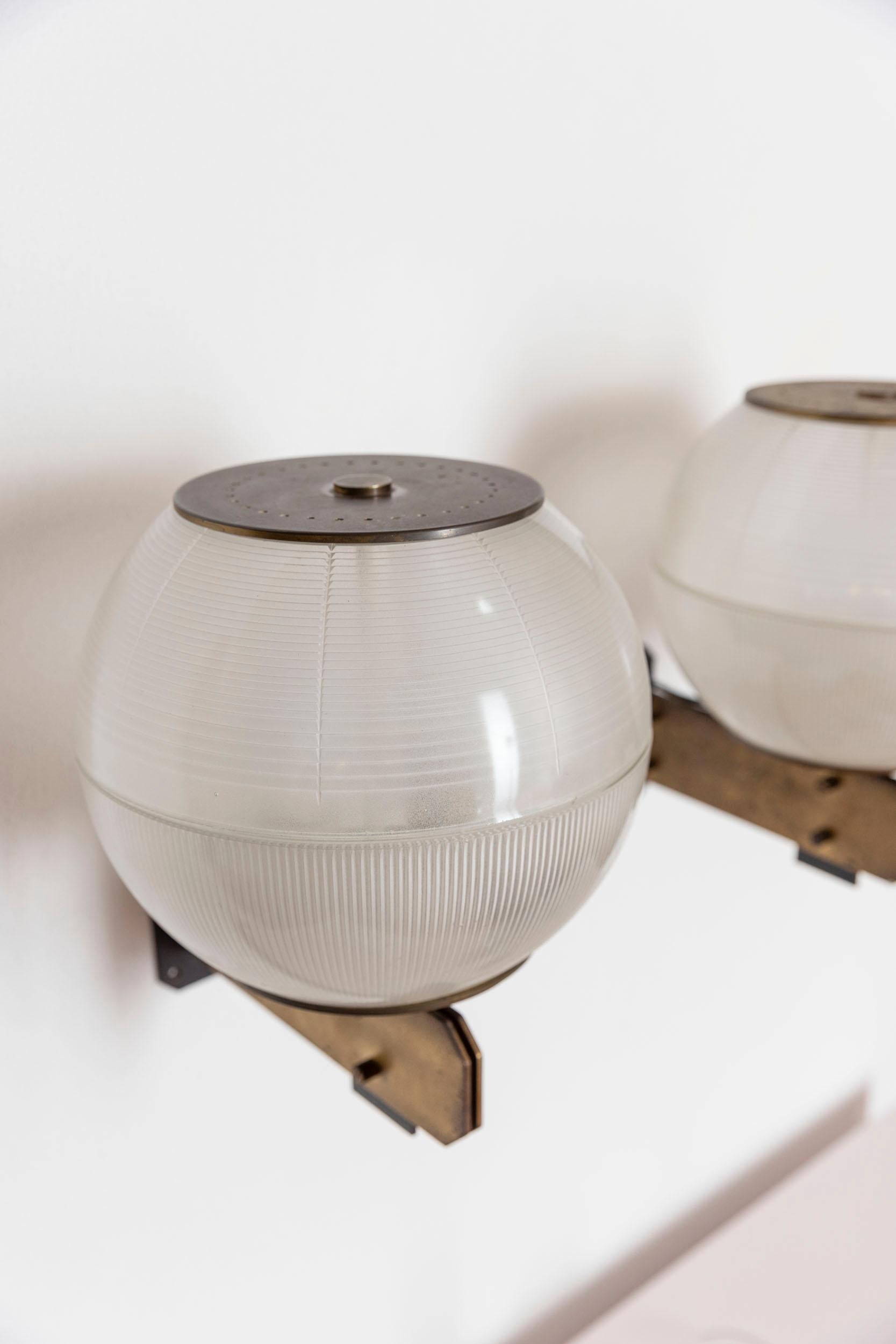 Italian Midcentury pair of wall lights mod Feltre designed by Ignazio Gardella Italy '60 For Sale