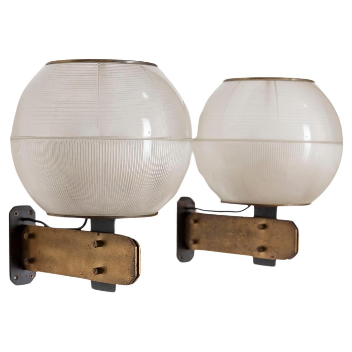 Midcentury pair of wall lights mod Feltre designed by Ignazio Gardella Italy '60 For Sale