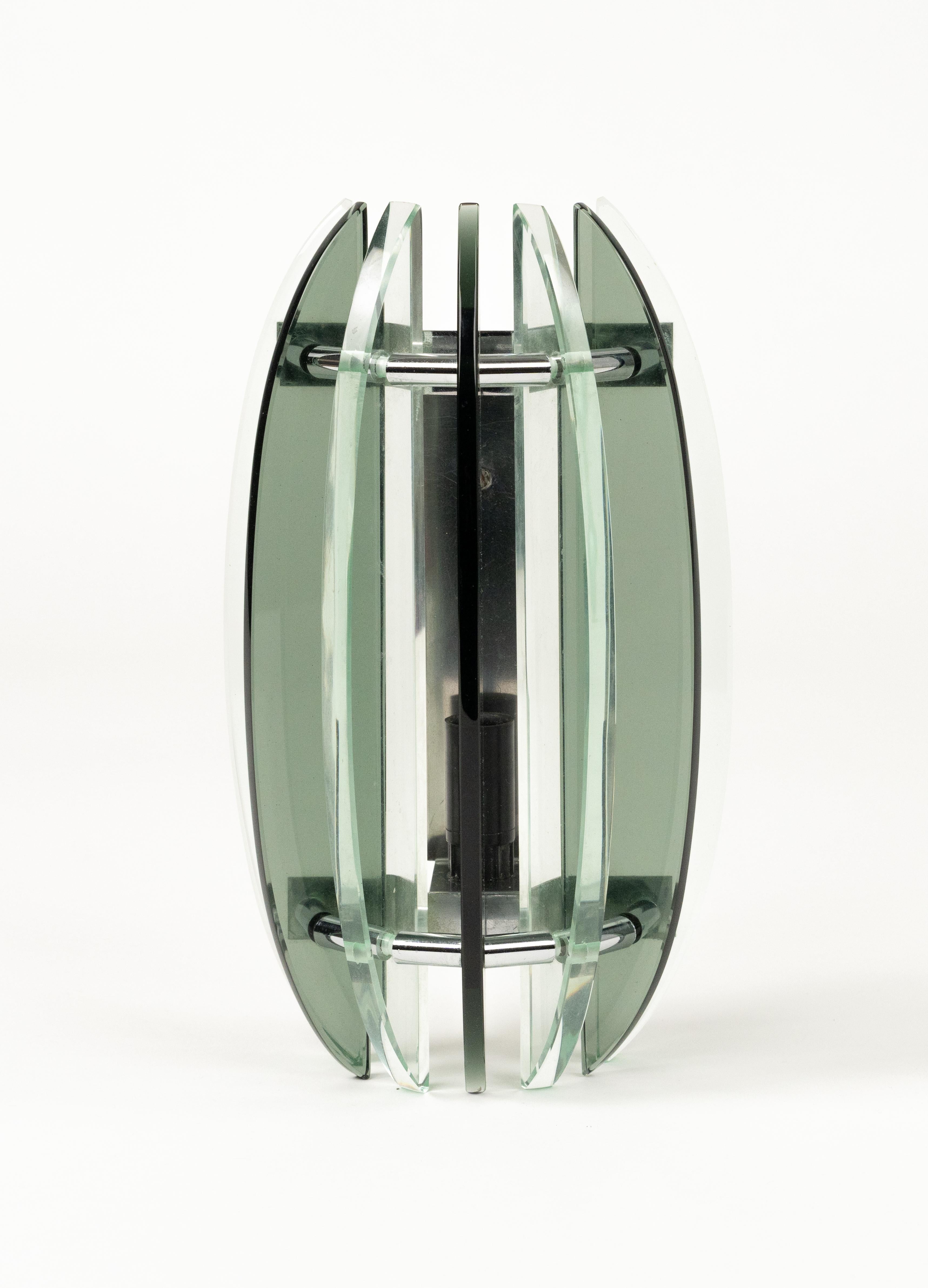 Paar Wandleuchter aus Glas und Chrom von Veca, Italien, Mitte des Jahrhunderts, 1970er Jahre (Metall) im Angebot