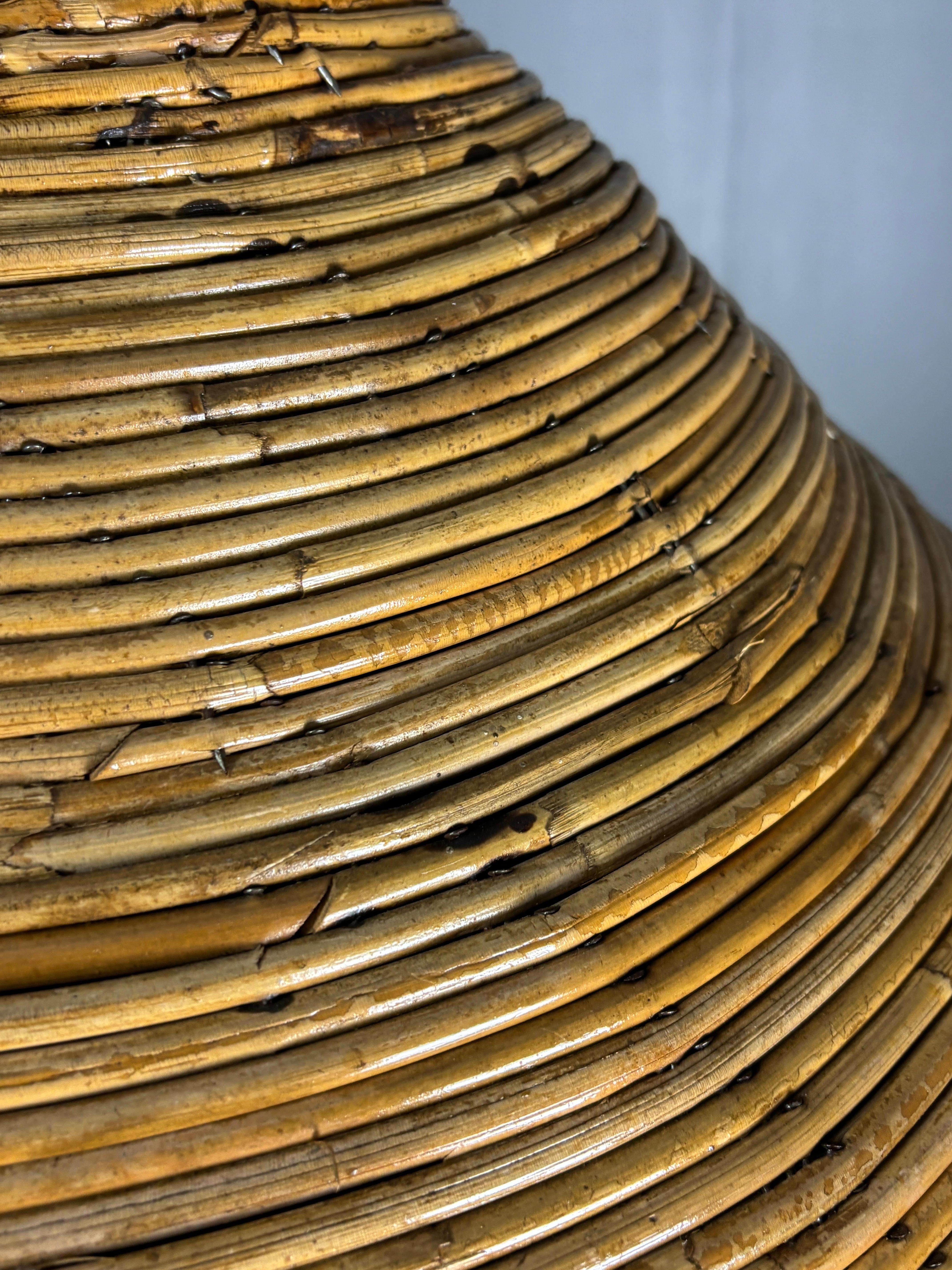 Par de colgantes grandes ( 62 cm ) de ratán lápiz de mediados de siglo, Italia Años 70 en venta 9