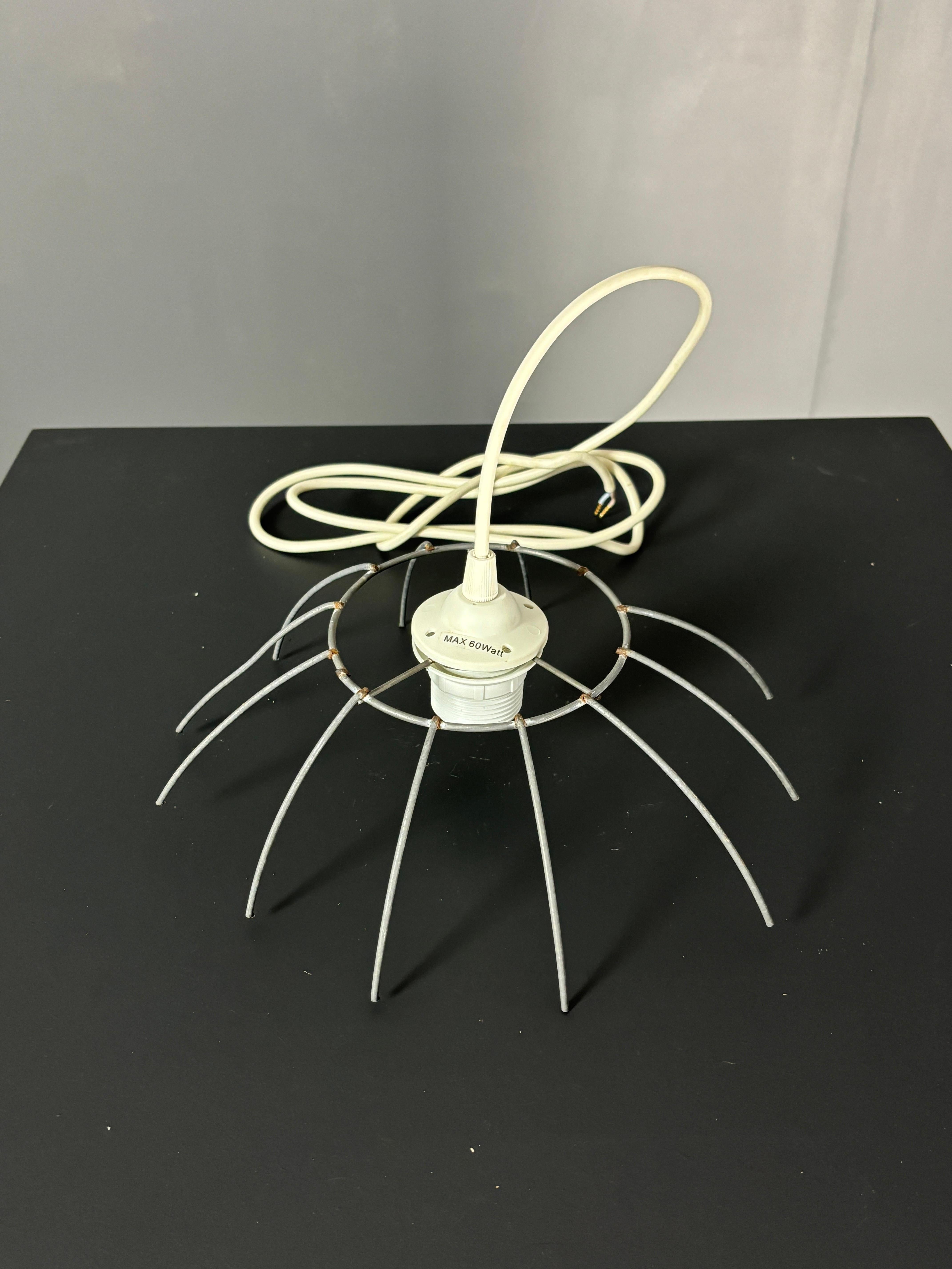 Par de colgantes grandes ( 62 cm ) de ratán lápiz de mediados de siglo, Italia Años 70 en venta 11