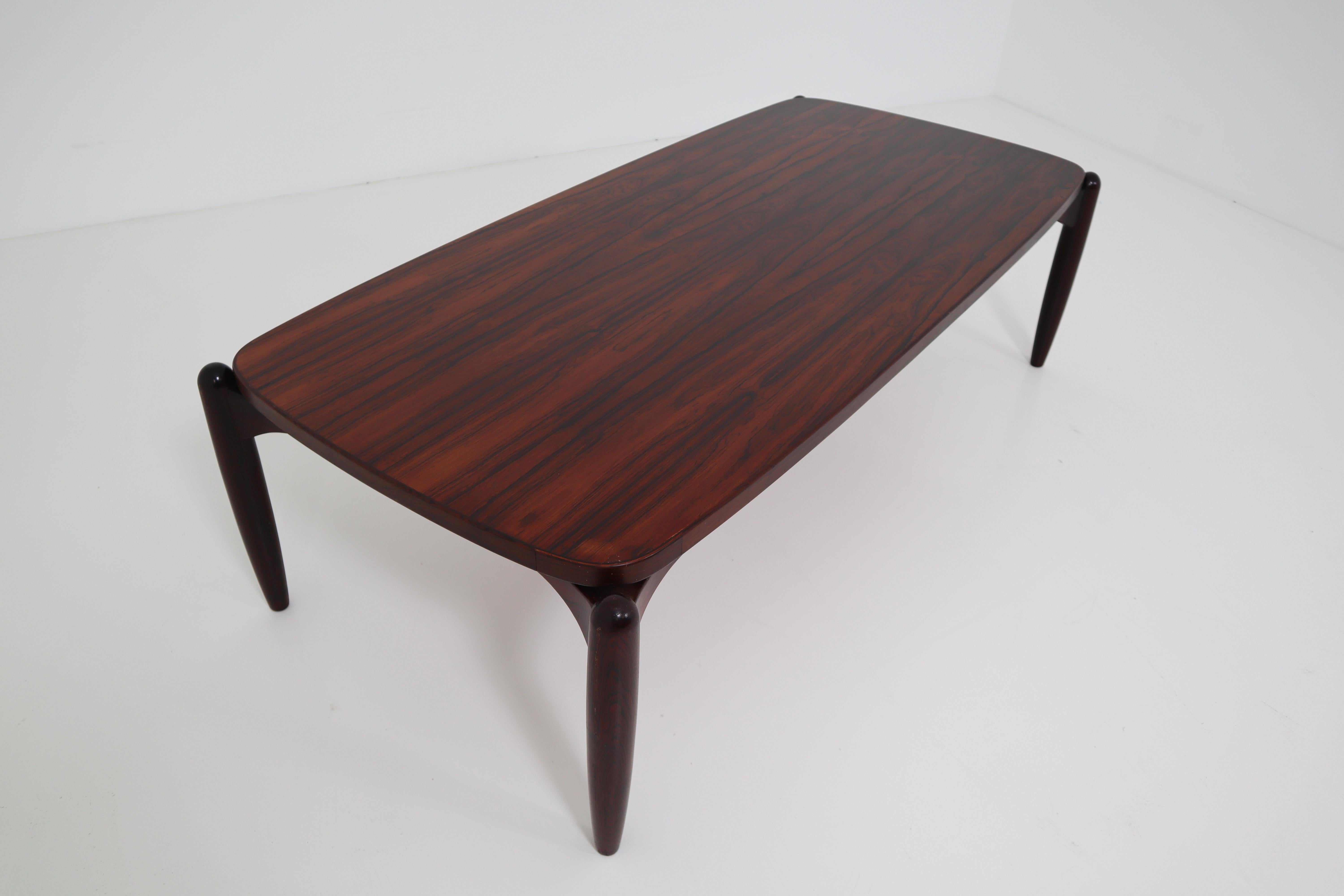 Midcentury Palisander Coffee-Cocktail Table Designed in Italy, 1970 In Good Condition In Almelo, NL