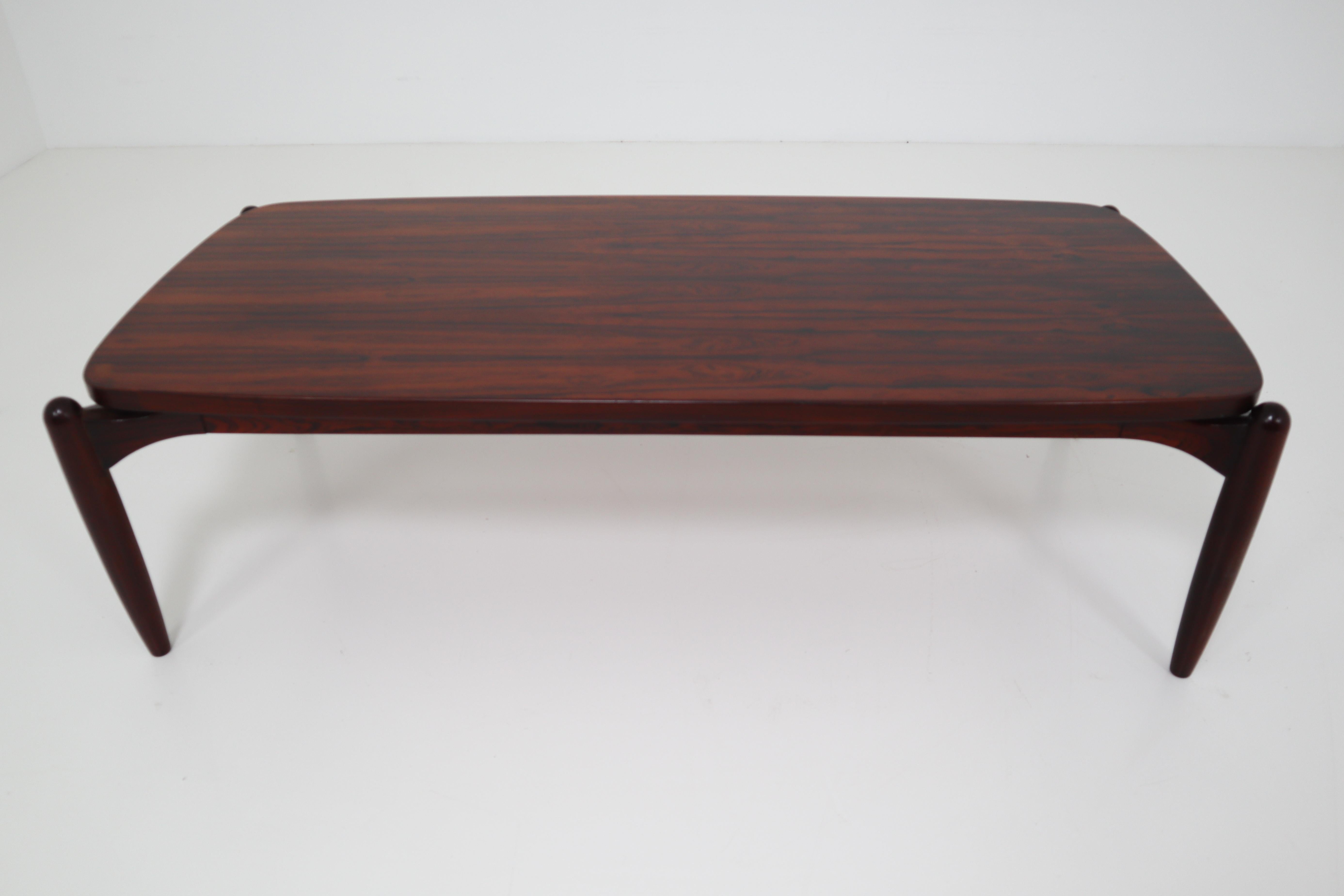 Midcentury Palisander Coffee-Cocktail Table Designed in Italy, 1970 3