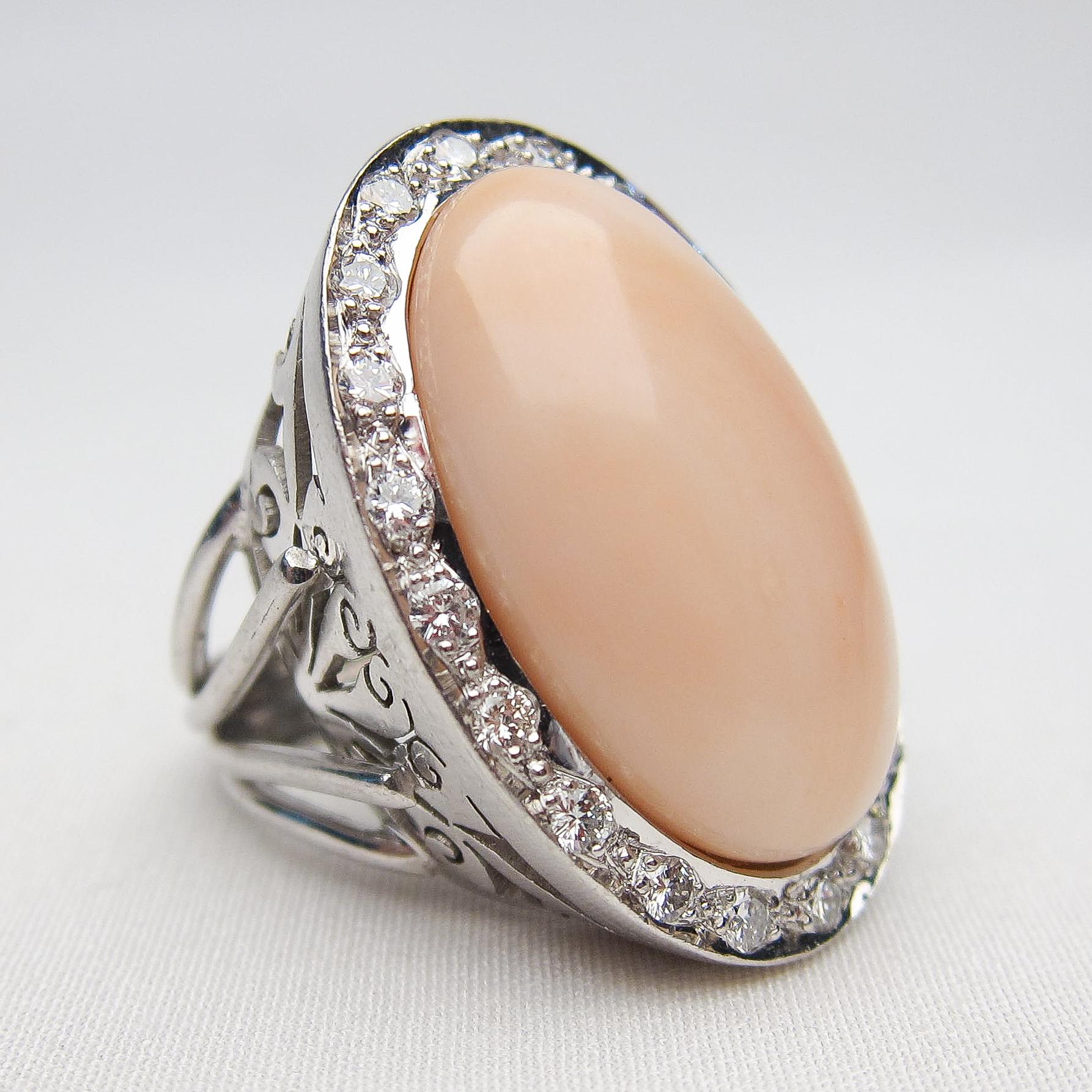 Women's Midcentury Palladium Diamond and 17.3 Carat Coral Cabochon Cocktail Ring For Sale