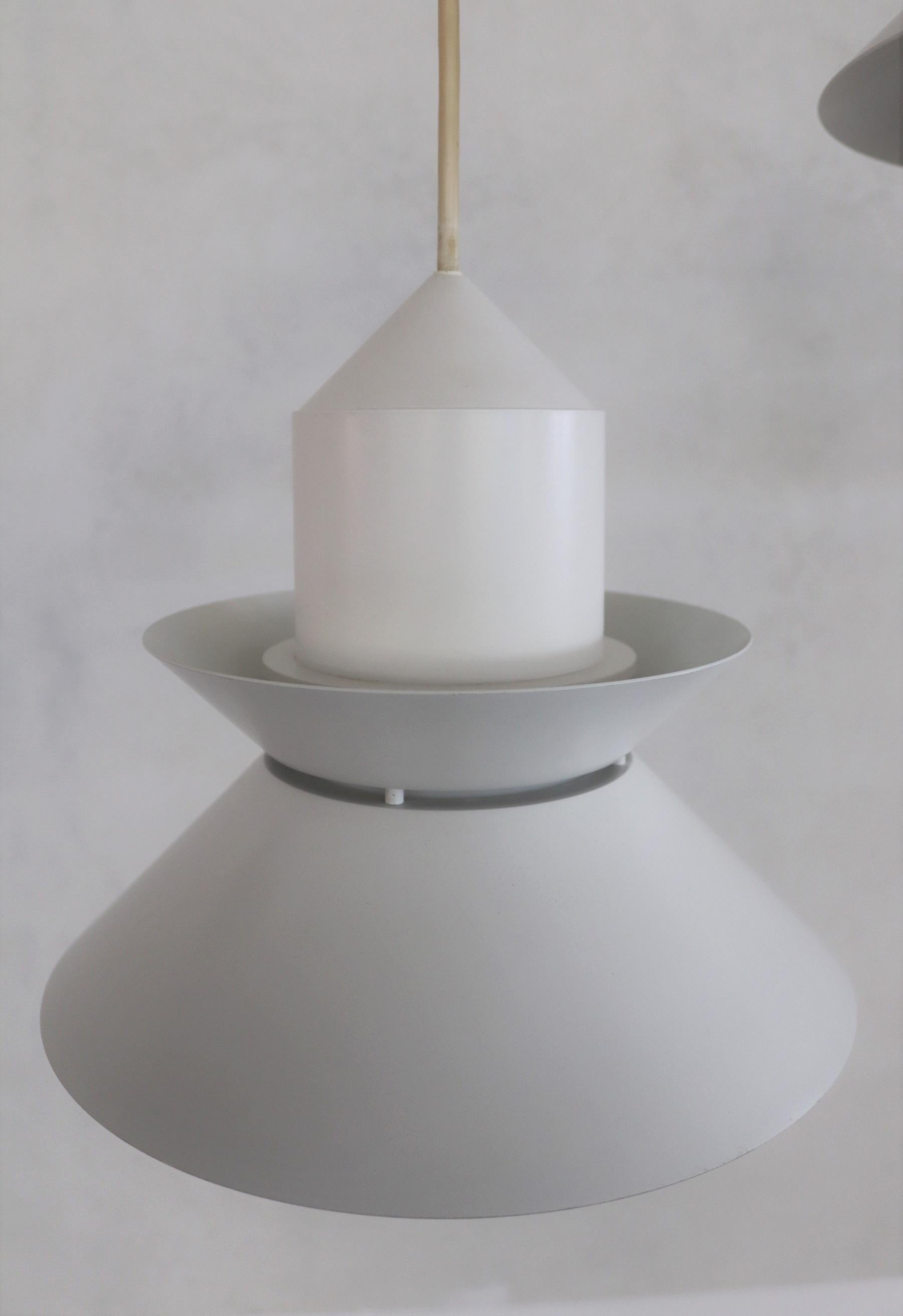 Lampada Pandant di metà secolo in stile nordico in metallo e vetro di Glashütte Limburg anni '80 in vendita 4