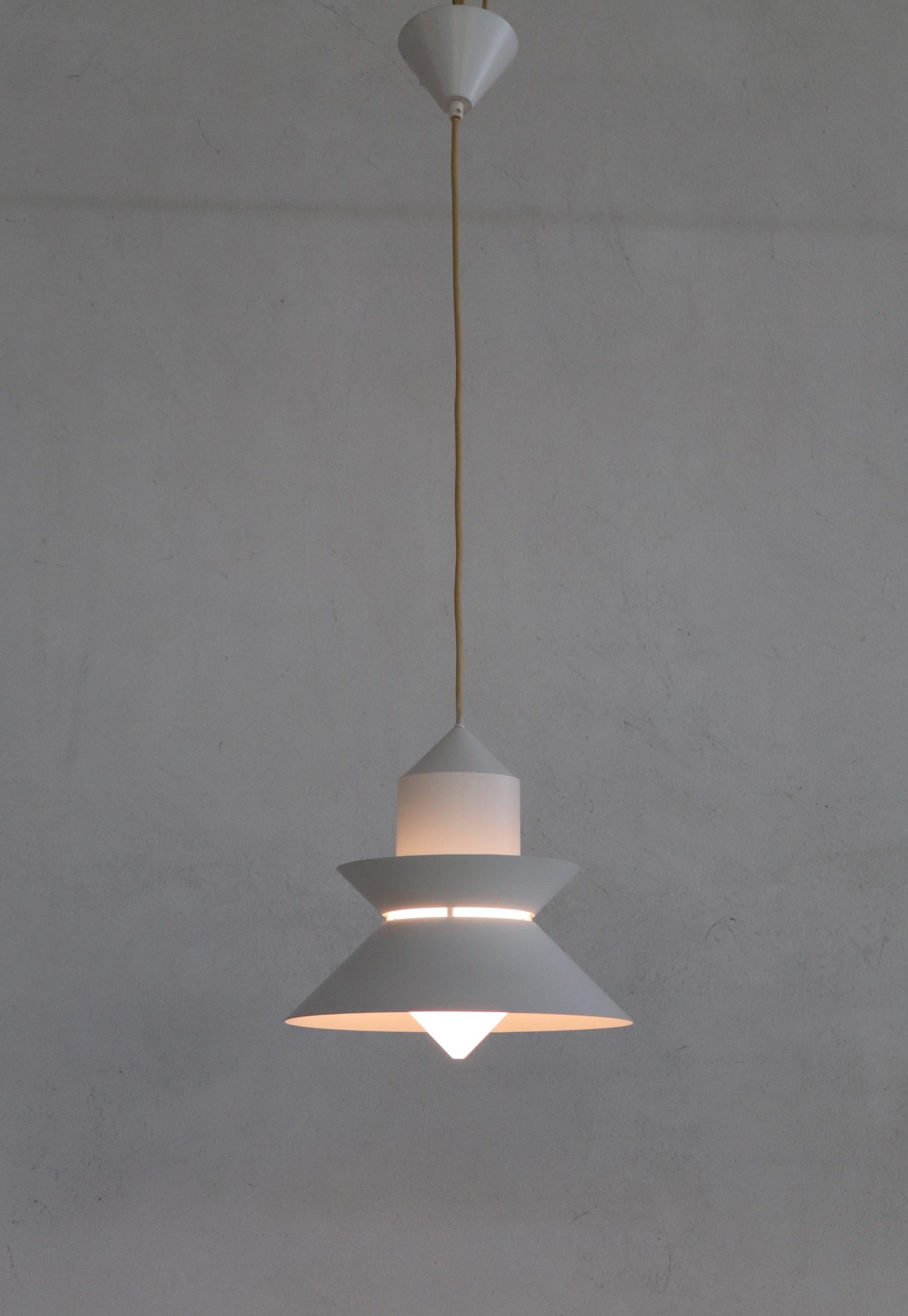 Lampada Pandant di metà secolo in stile nordico in metallo e vetro di Glashütte Limburg anni '80 in vendita 1