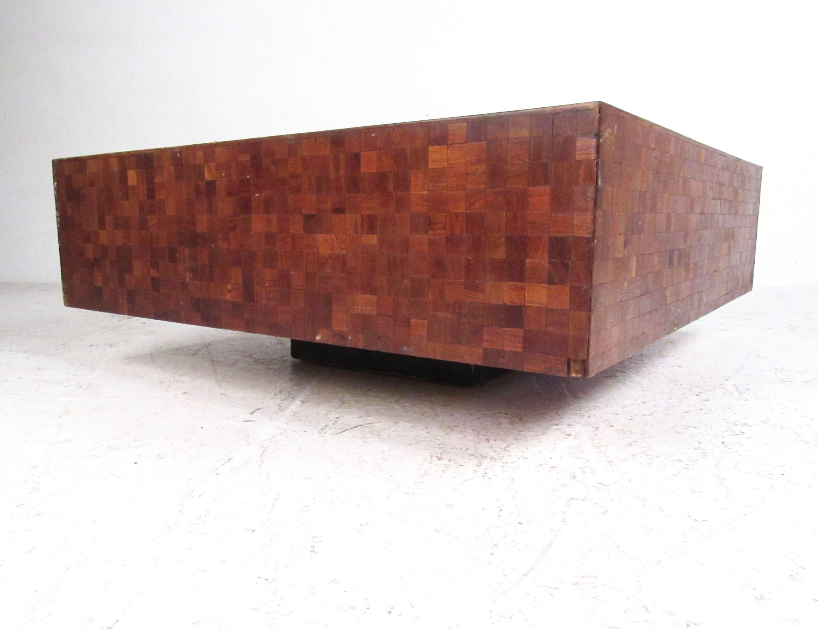 Mesa baja de parqué de mediados de siglo al estilo de Milo Baughman Moderno de mediados de siglo en venta
