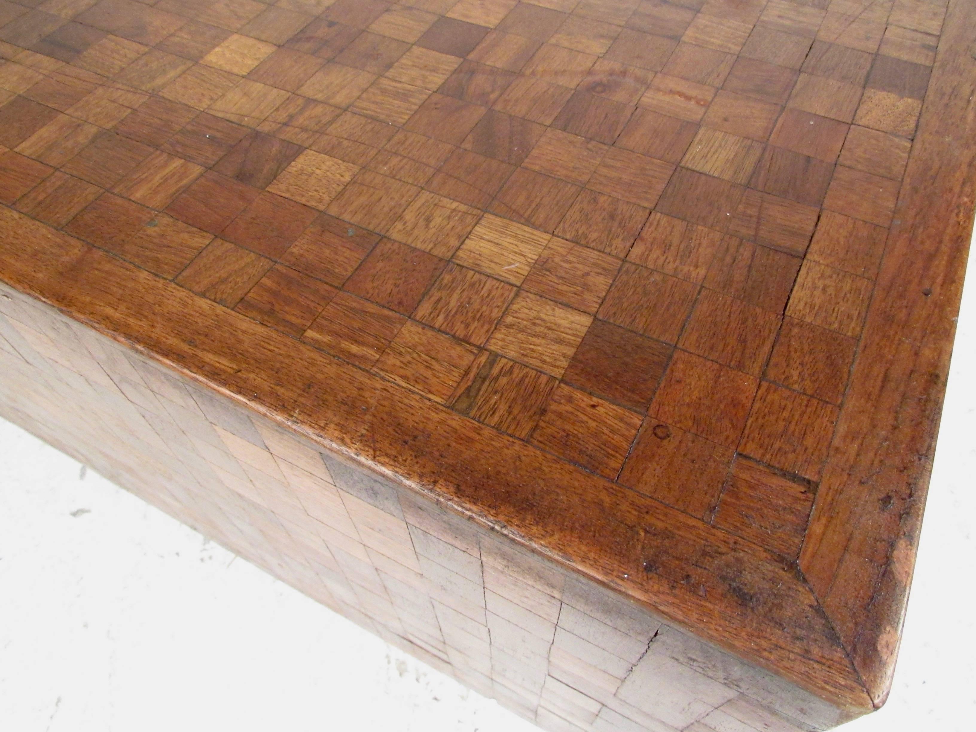 Midcentury Parquet Coffee Table in the Style of Milo Baughman In Good Condition For Sale In Brooklyn, NY