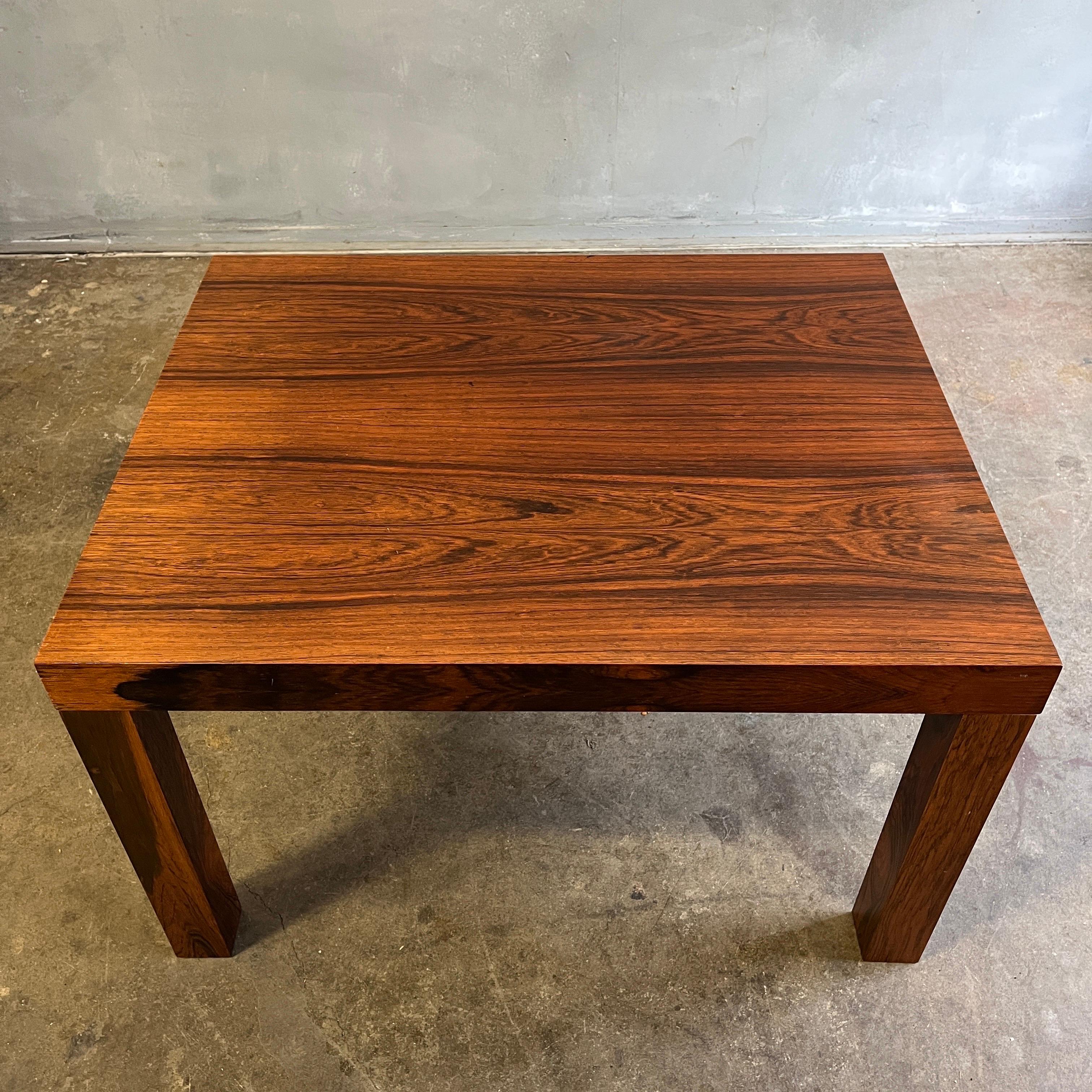 Mid-Century Modern Midcentury Parsons Small Coffee or End Table For Sale
