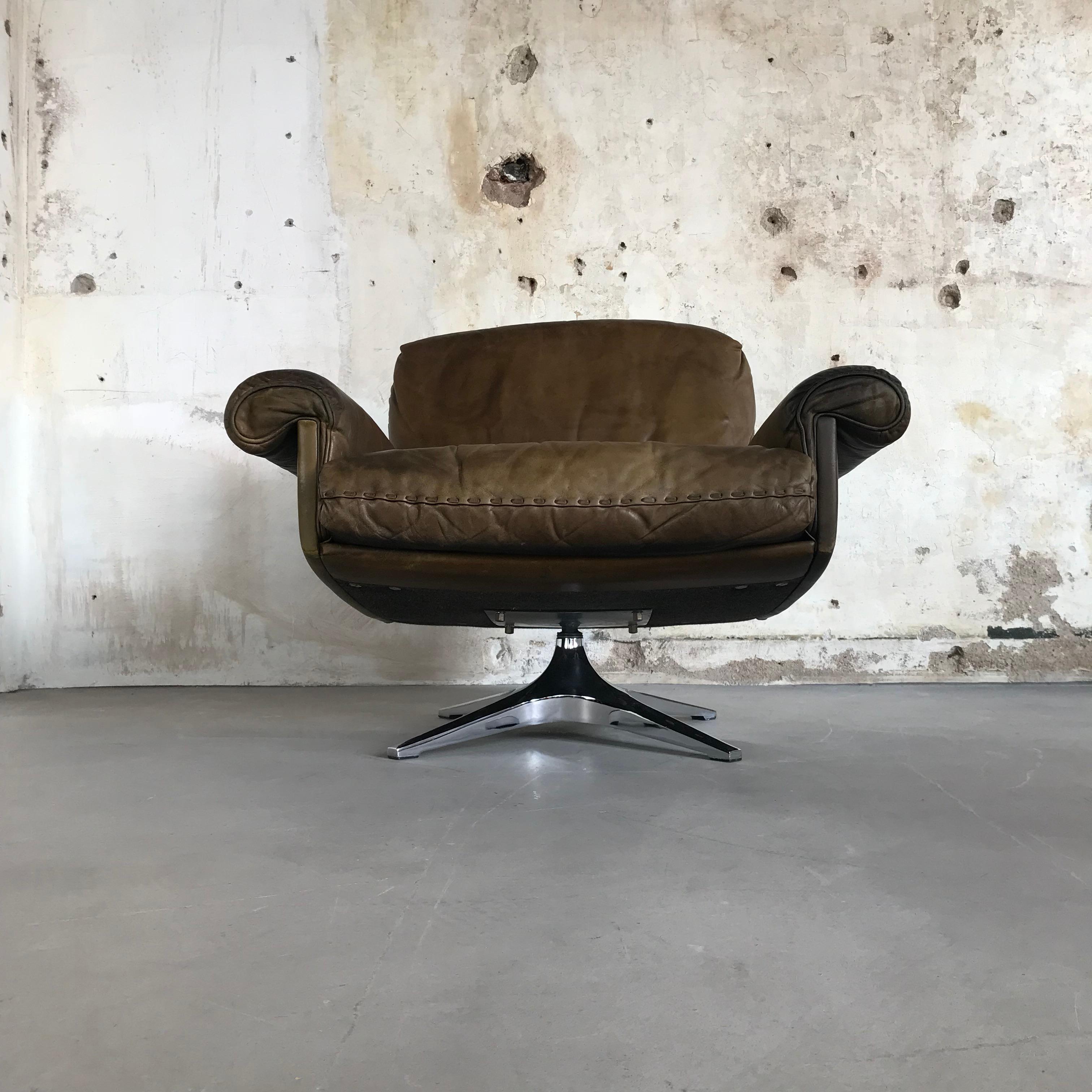 Midcentury Patinated Swivel Lounge Chair DS 31 by De Sede, 1970s 2