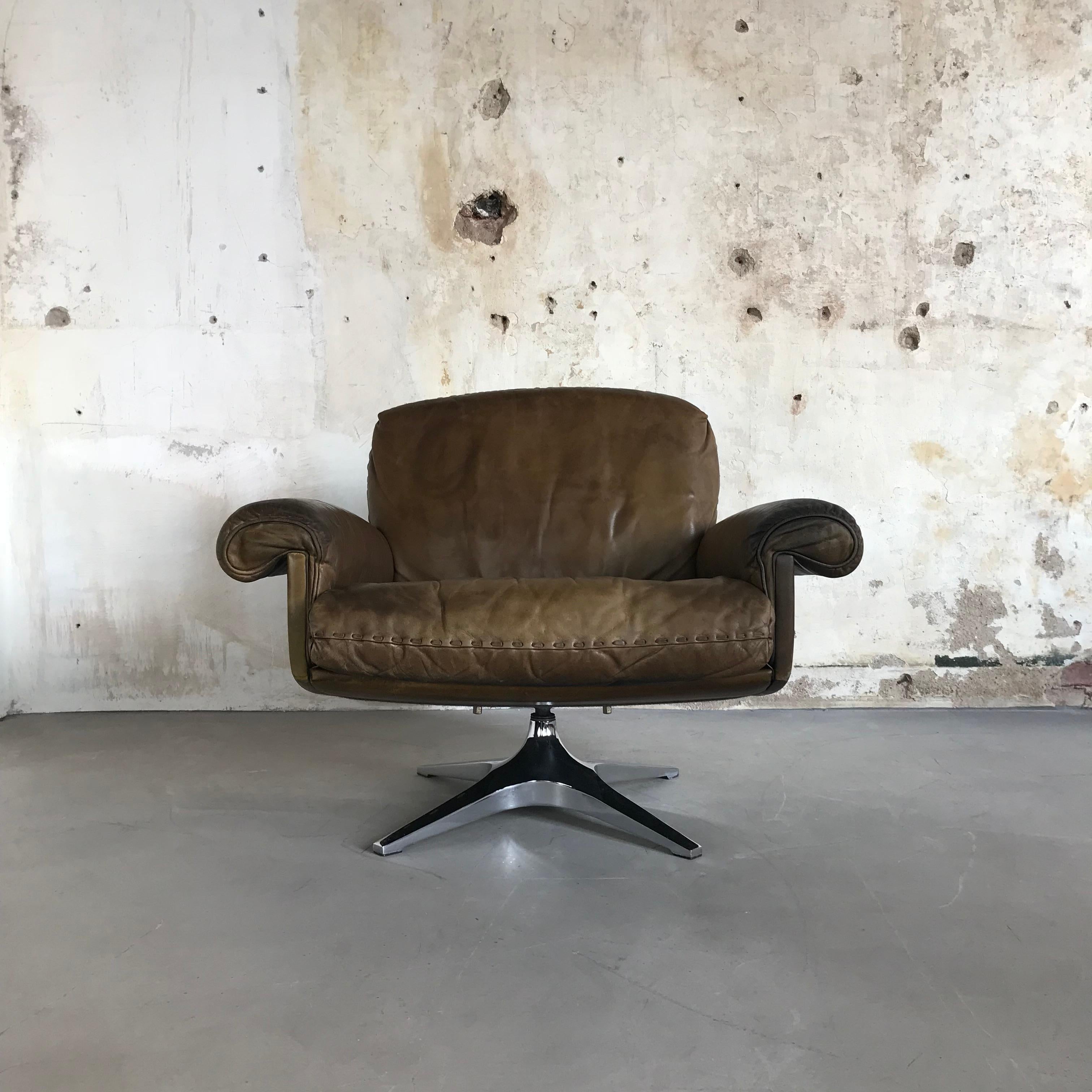 Midcentury Patinated Swivel Lounge Chair DS 31 by De Sede, 1970s 3