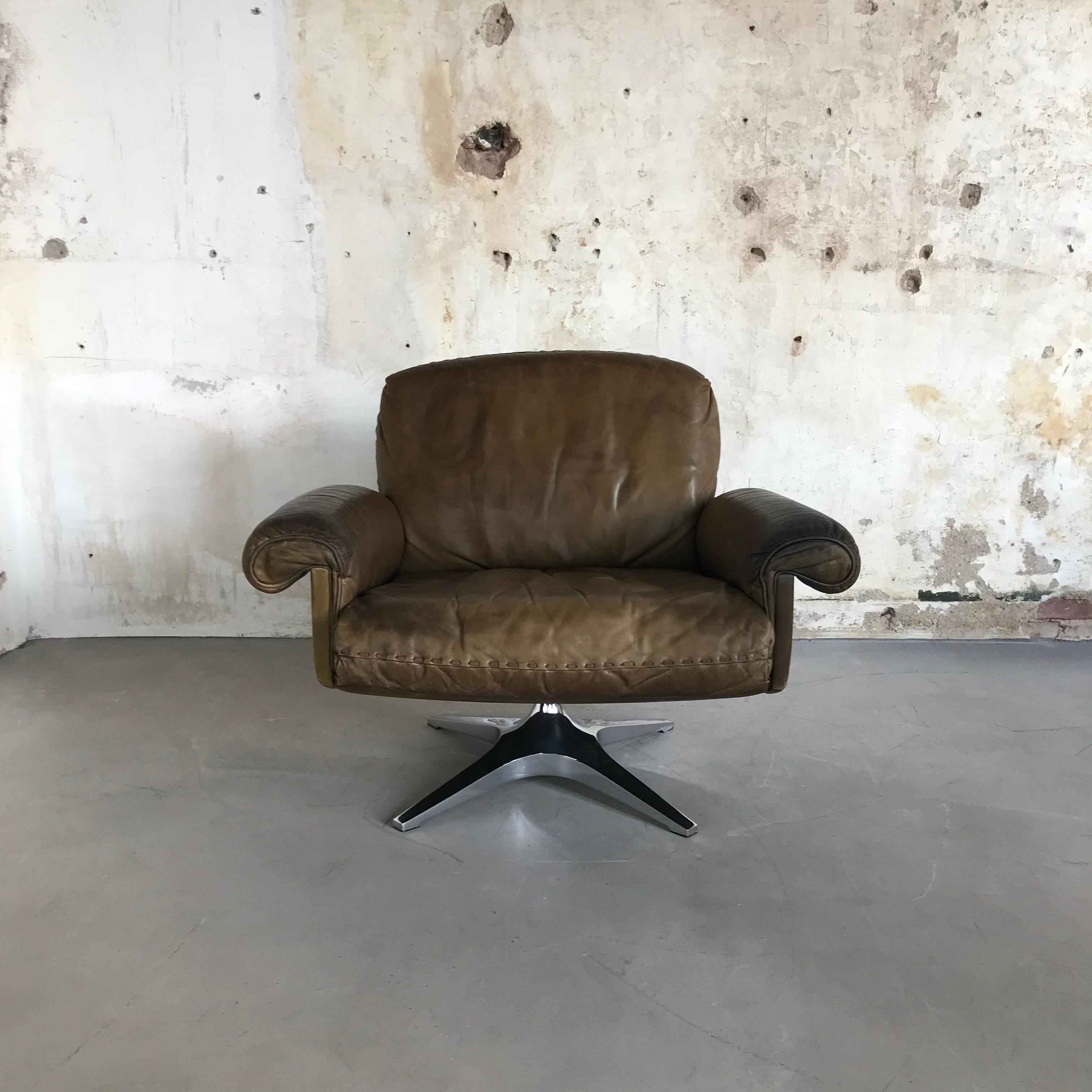 Midcentury Patinated Swivel Lounge Chair DS 31 by De Sede, 1970s 4