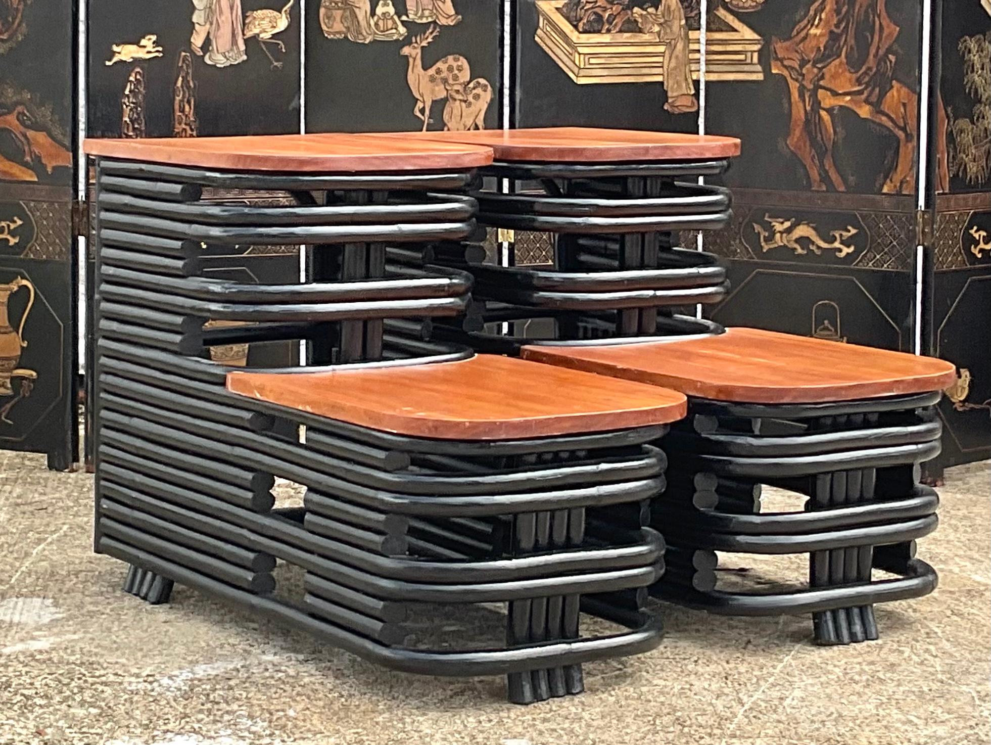 Américain Paire de tables d'appoint en rotin peint du milieu du siècle Paul Frankl en vente