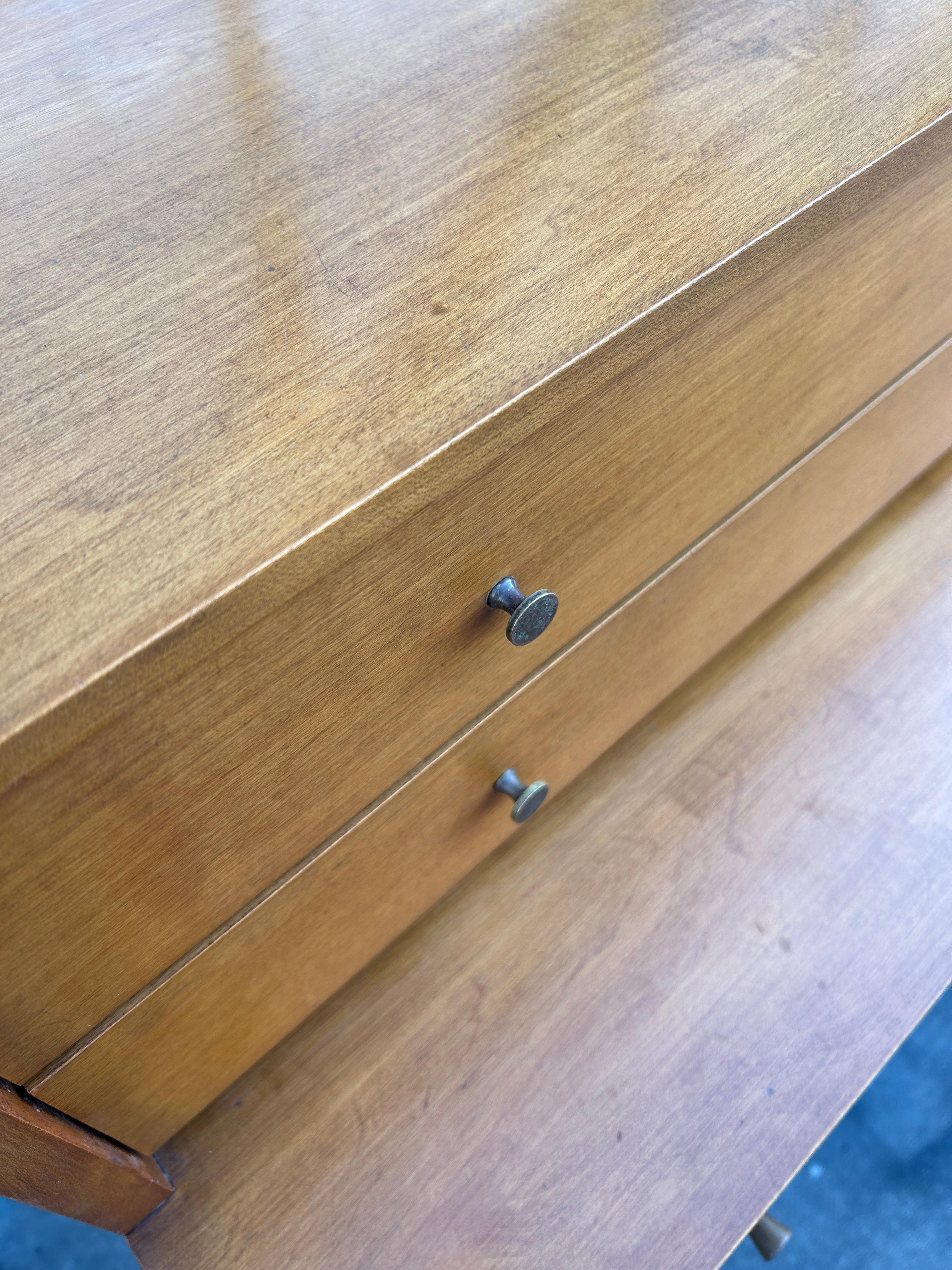Midcentury Paul McCobb #1501 Blonde Maple tall 6 drawer dresser brass knobs In Good Condition In BROOKLYN, NY