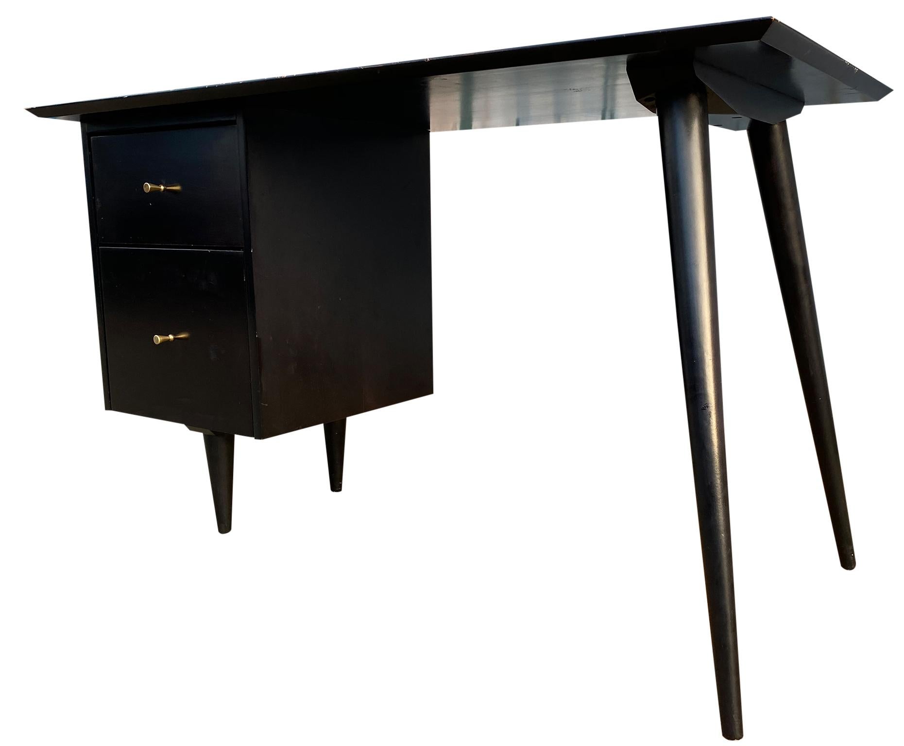 Midcentury Paul McCobb #1560 Double Drawer Desk Black Lacquer Finish Brass In Good Condition In BROOKLYN, NY