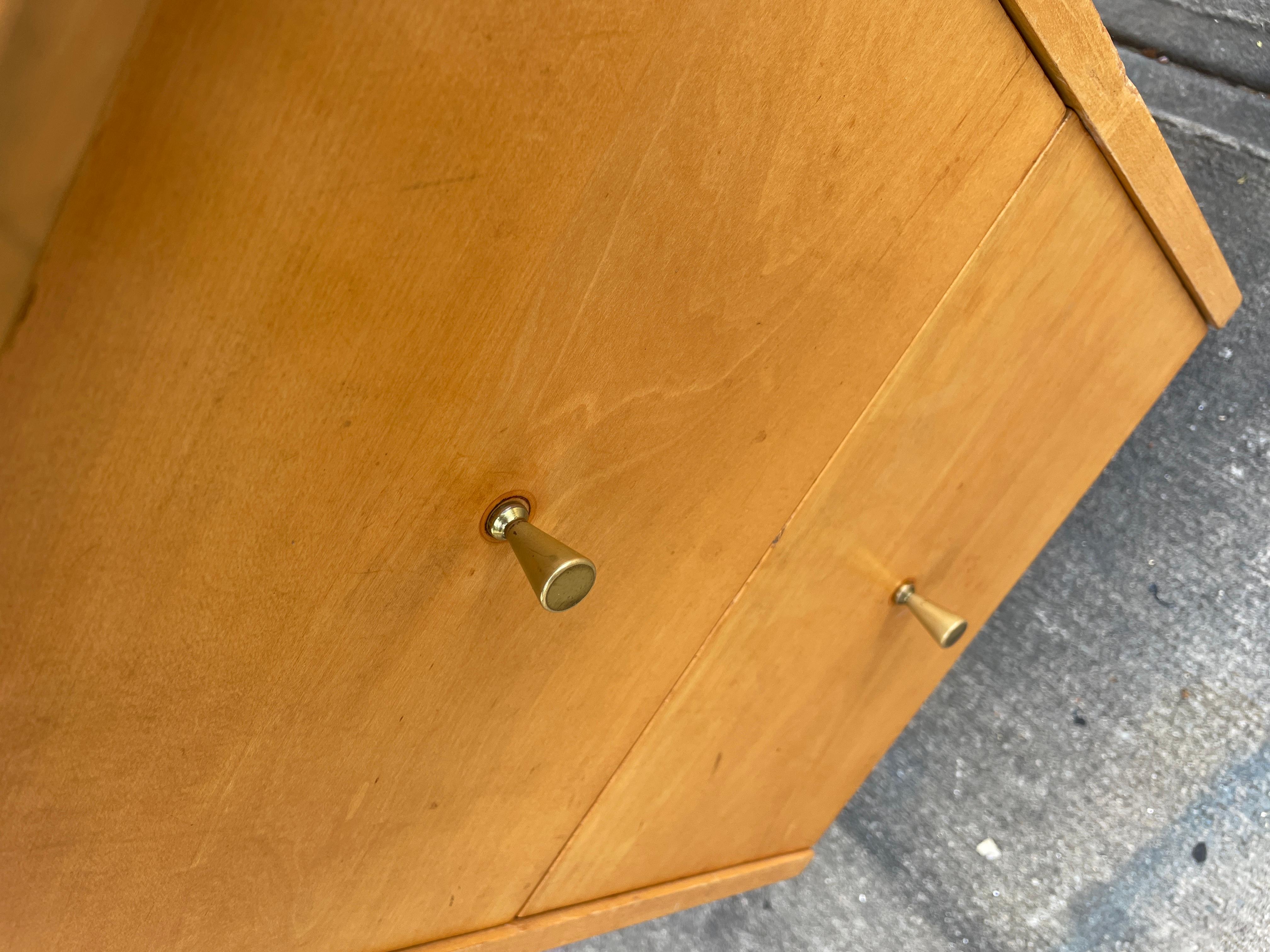 20th Century Mid-Century Paul McCobb #1560 Double Drawer Desk Blonde Maple Finish Brass Pulls For Sale