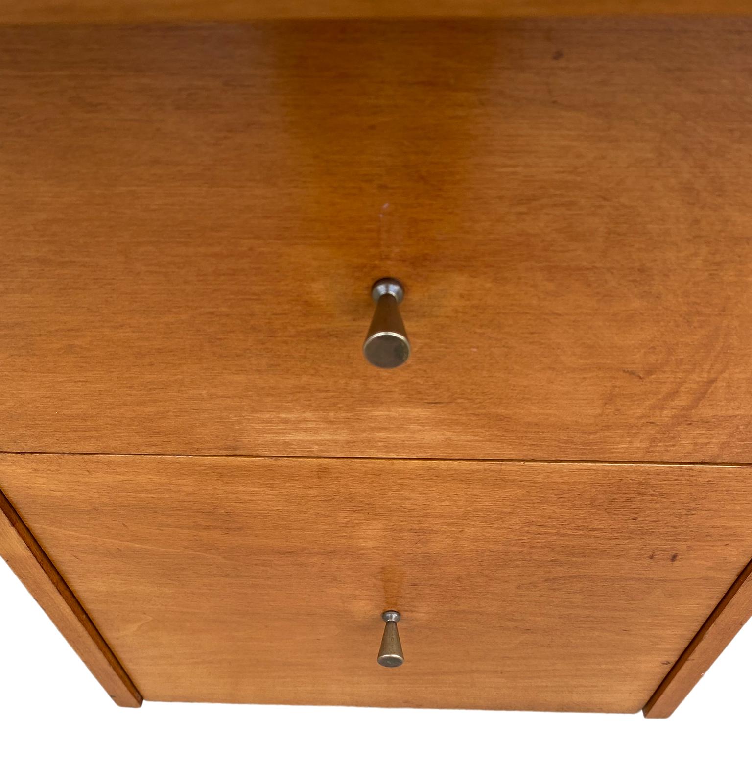 Midcentury Paul McCobb #1560 Double Drawer Desk Tobacco Maple Finish Brass In Good Condition In BROOKLYN, NY
