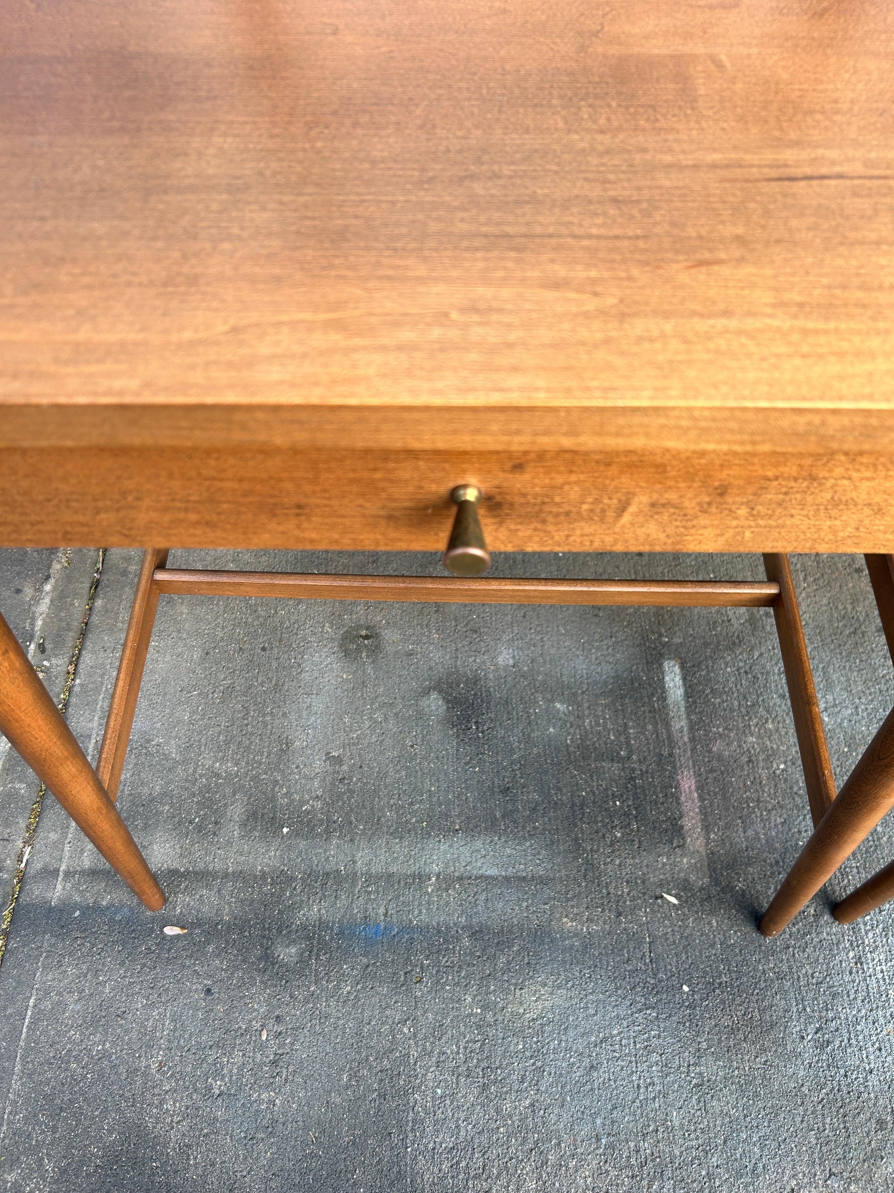 Midcentury Paul McCobb #1586 Maple Nightstands Walnut Finish Brass Knobs In Good Condition For Sale In BROOKLYN, NY