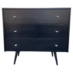 Paul McCobb commode noire à 3 tiroirs en aluminium avec poignées en forme d'anneau, milieu du siècle dernier