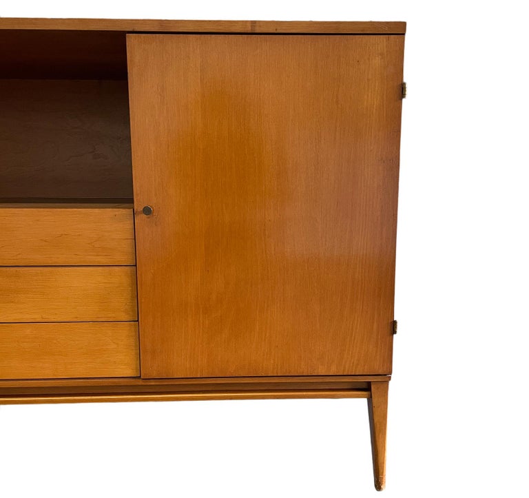 Midcentury Paul McCobb 3 Drawer Cabinet Dresser Credenza Tobacco Maple Brass For Sale 1
