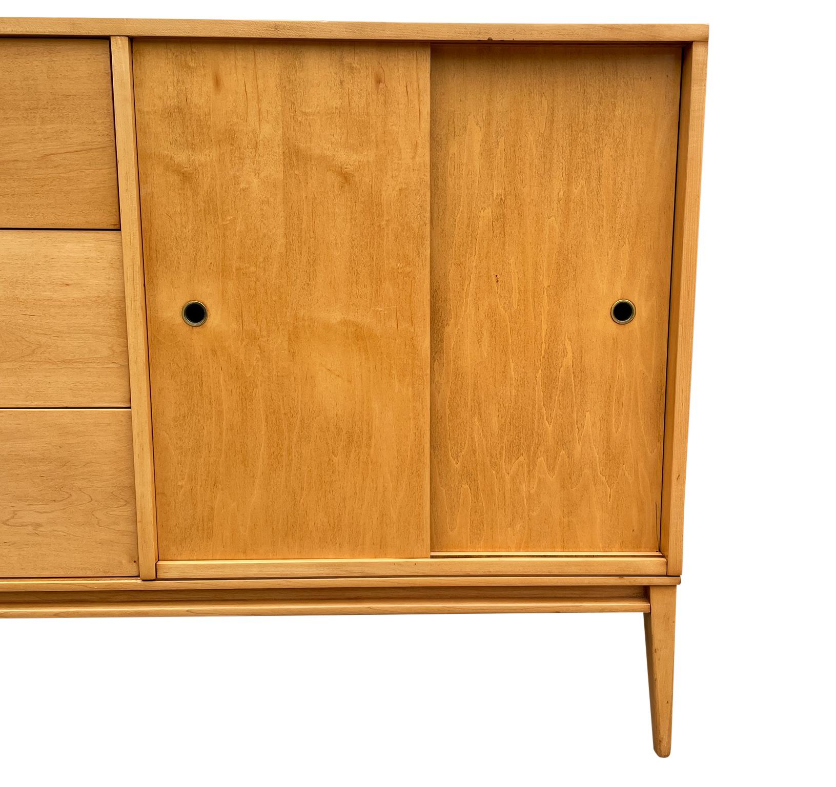 Midcentury Paul McCobb 6 Drawer Cabinet Dresser Credenza Blonde Maple Brass In Good Condition In BROOKLYN, NY