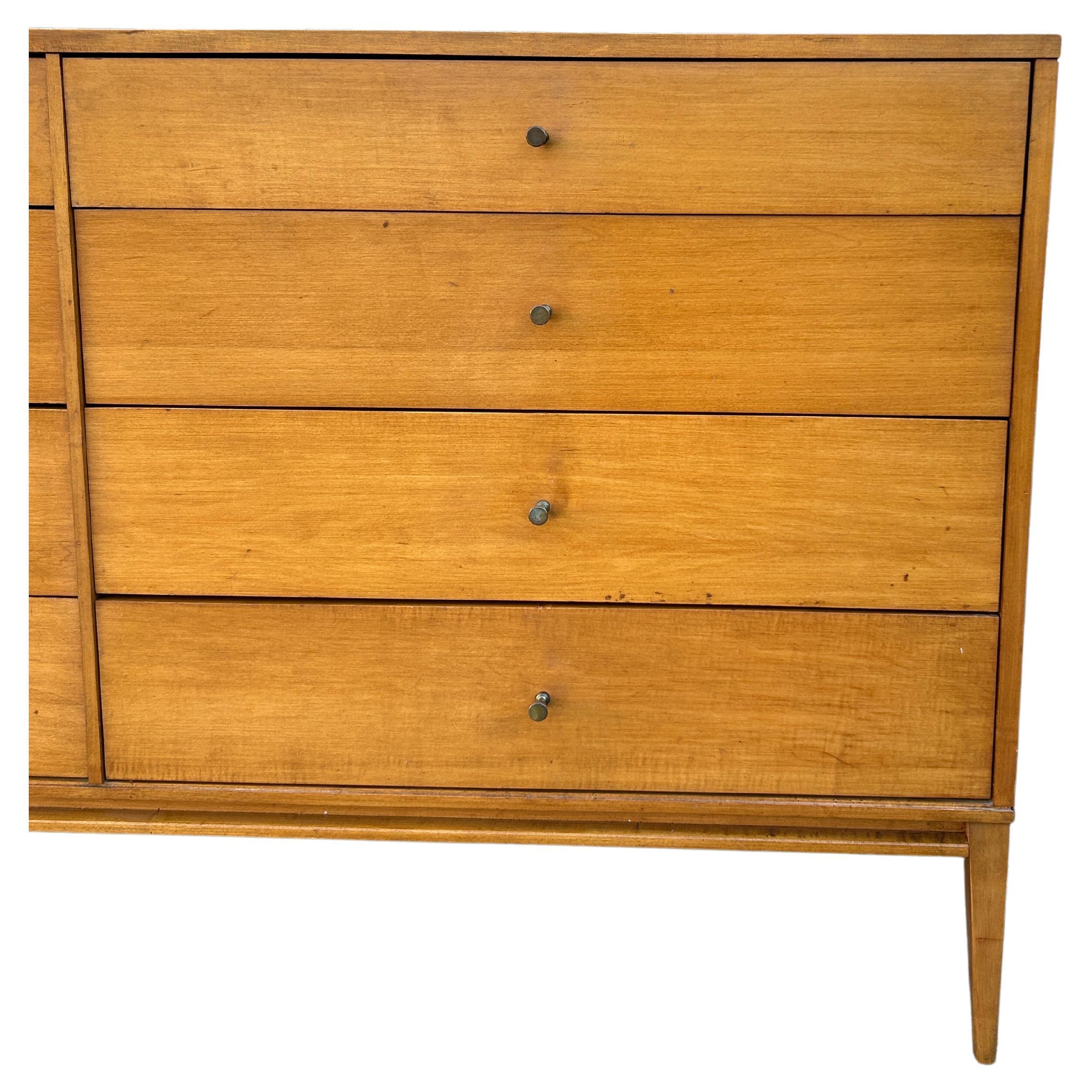 American Mid-Century Paul McCobb 8-Drawer Dresser Credenza #1507 Blonde Maple Brass Pulls For Sale