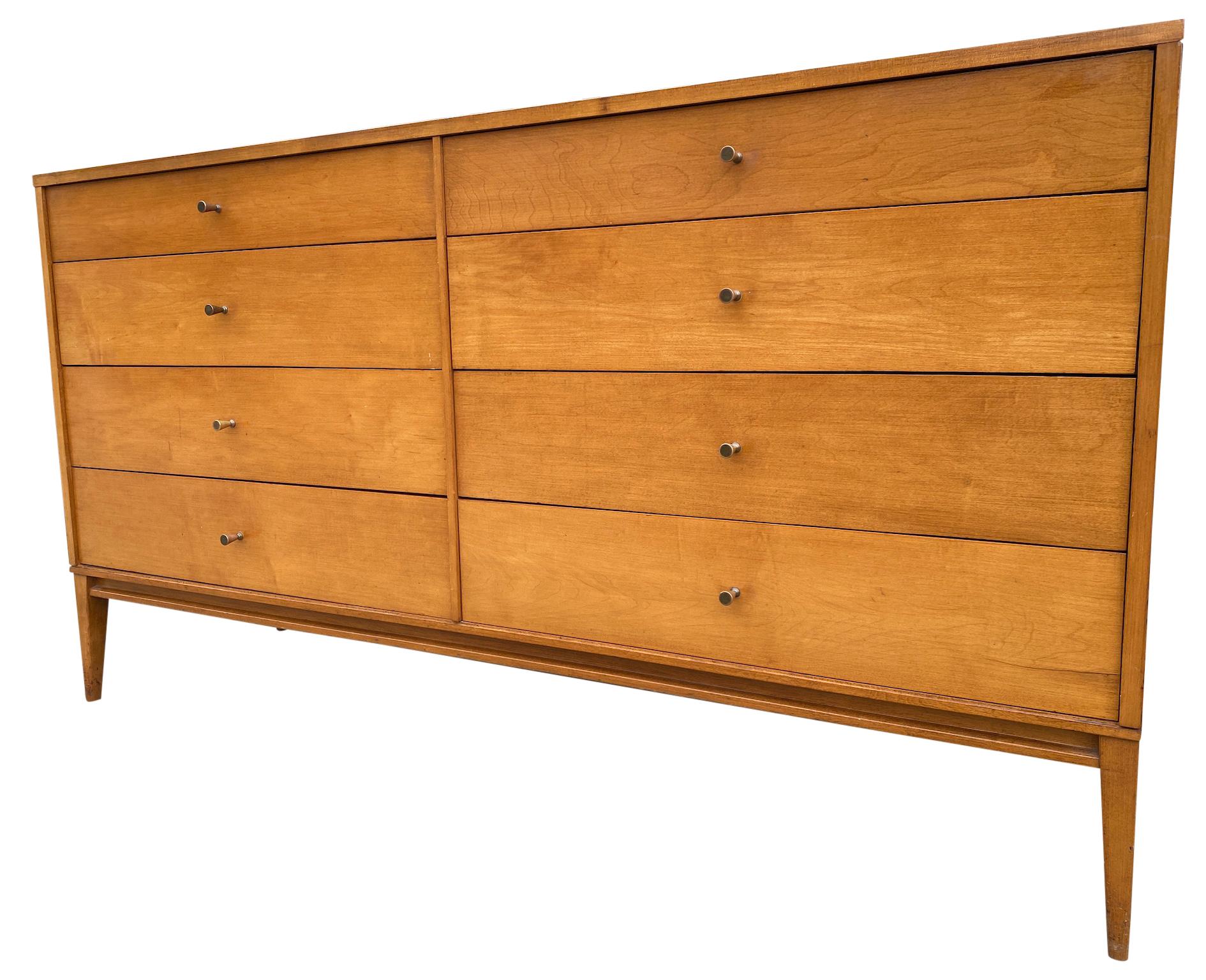 Midcentury Paul McCobb 8-Drawer Dresser Credenza #1507 Maple Brass Blonde Finish In Good Condition In BROOKLYN, NY