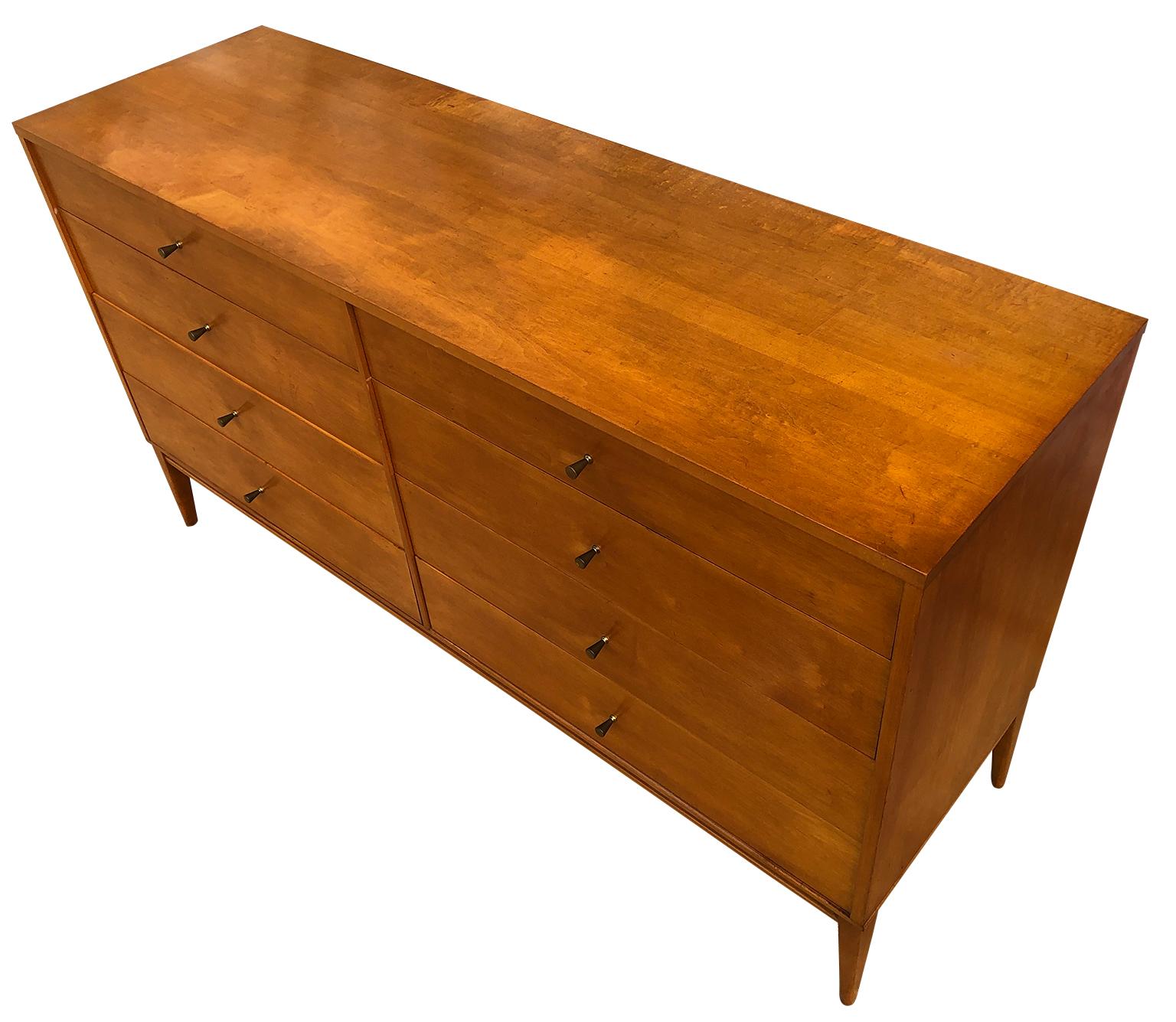 Midcentury Paul McCobb 8-Drawer Dresser Credenza #1507 Maple Brass In Good Condition In BROOKLYN, NY