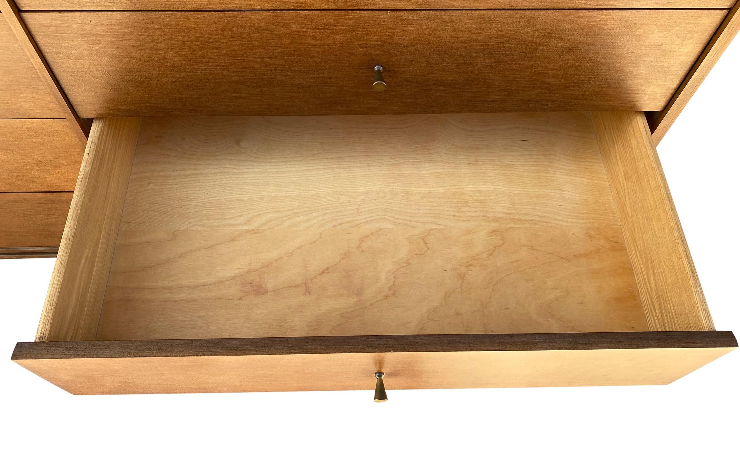 Midcentury Paul McCobb 8-Drawer Dresser Credenza #1507 Maple Brass Walnut Finish In Good Condition In BROOKLYN, NY