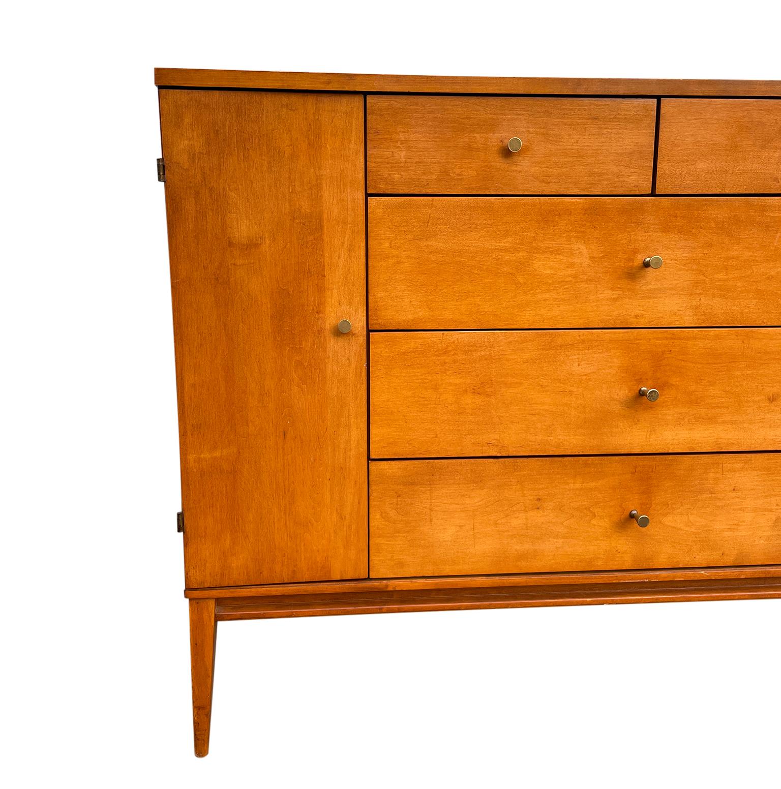 Midcentury Paul McCobb Maple 20-Drawer Dresser #1510 Tobacco Finish brass Pulls For Sale 2