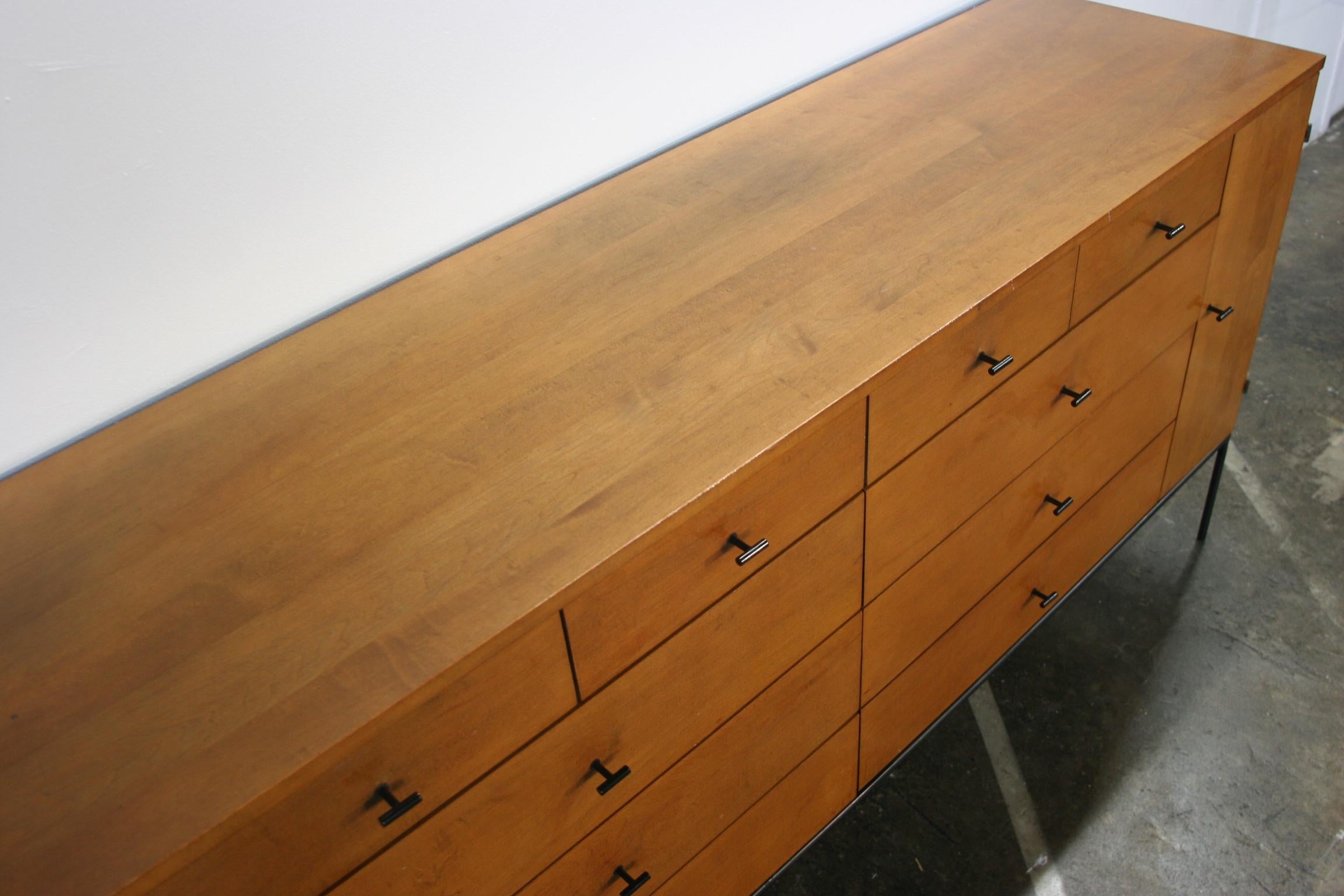 American Midcentury Paul McCobb Maple 20-Drawer Dresser #1510 Tobacco Finish T Pulls