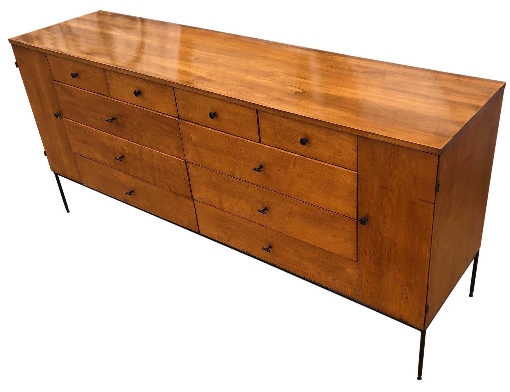 Midcentury Paul McCobb Maple 20-Drawer Maple Dresser #1510 T Pulls Iron Base In Good Condition In BROOKLYN, NY