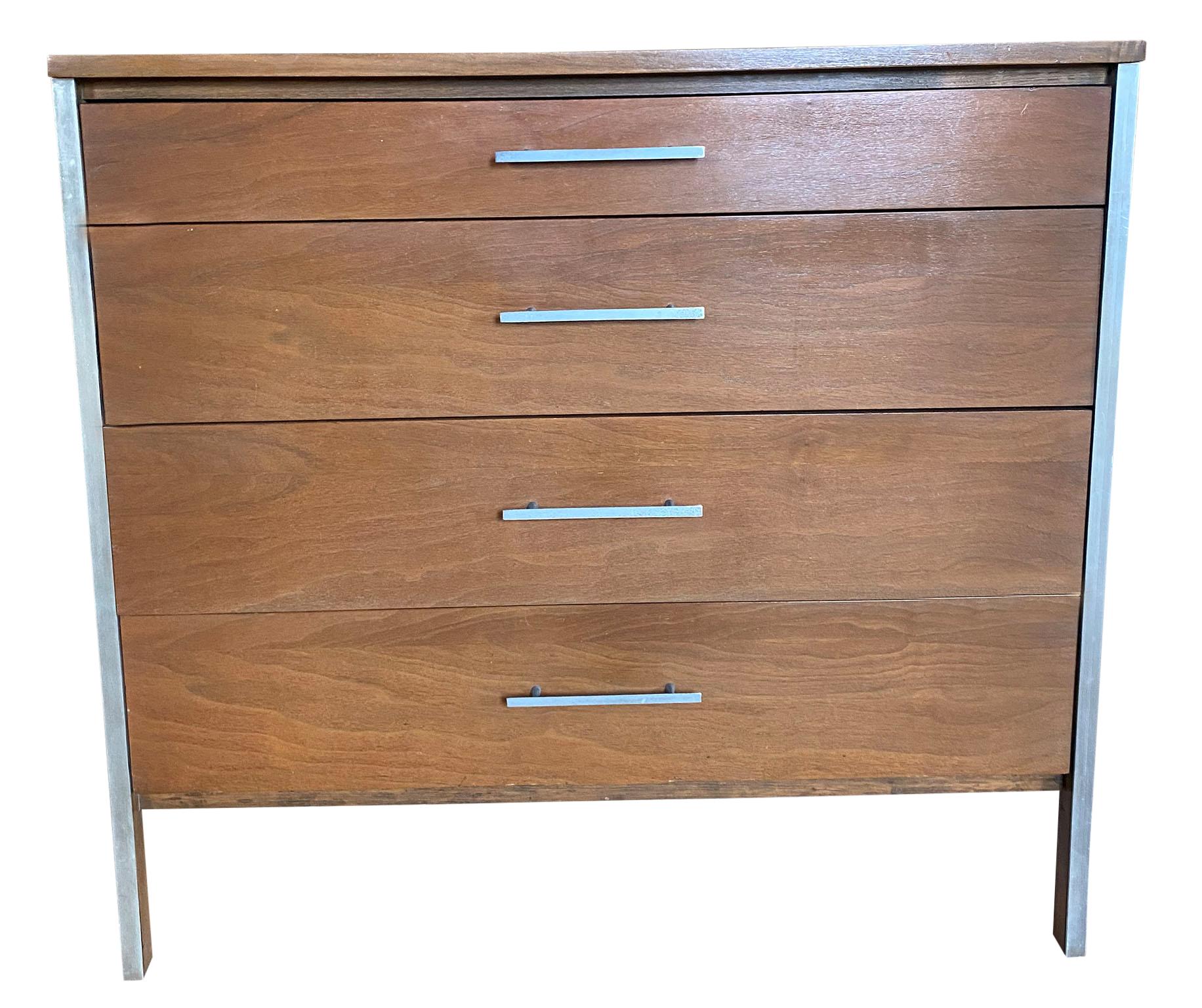 Midcentury Paul McCobb Pair of Calvin 4-Drawer Dressers Walnut Aluminum In Good Condition In BROOKLYN, NY