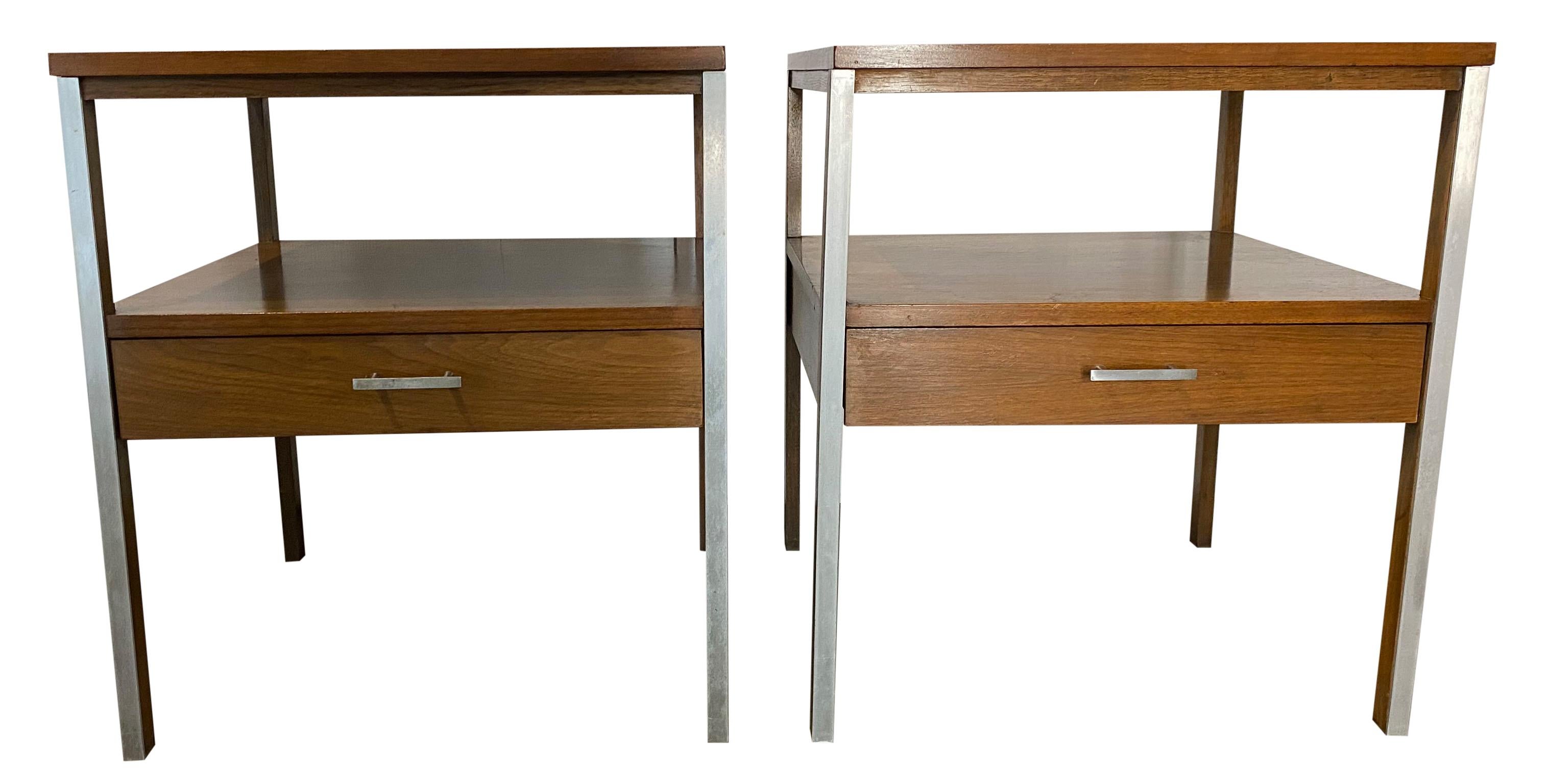 Beautiful pair of Paul McCobb Calvin walnut nightstands lamp tables single drawer Calvin aluminum handles and accents Minimalist original medium walnut brown finish. Very delicate geometric designed pair of nightstands with square legs - All solid