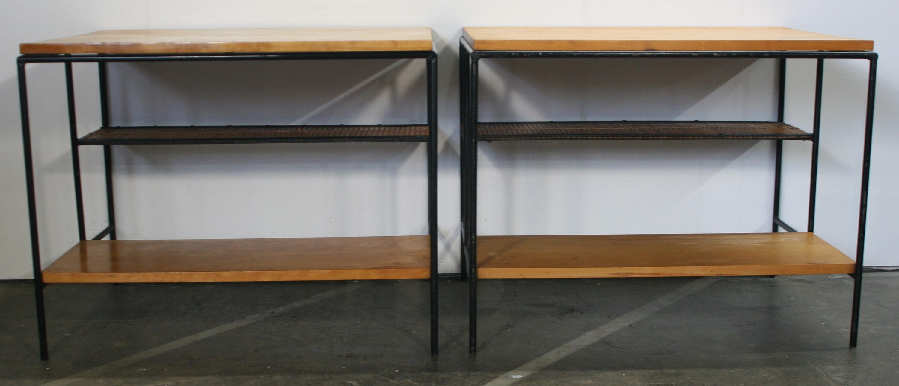 Midcentury Paul McCobb Pair of Planner Group End Side Tables #1578 Maple Iron In Good Condition In BROOKLYN, NY
