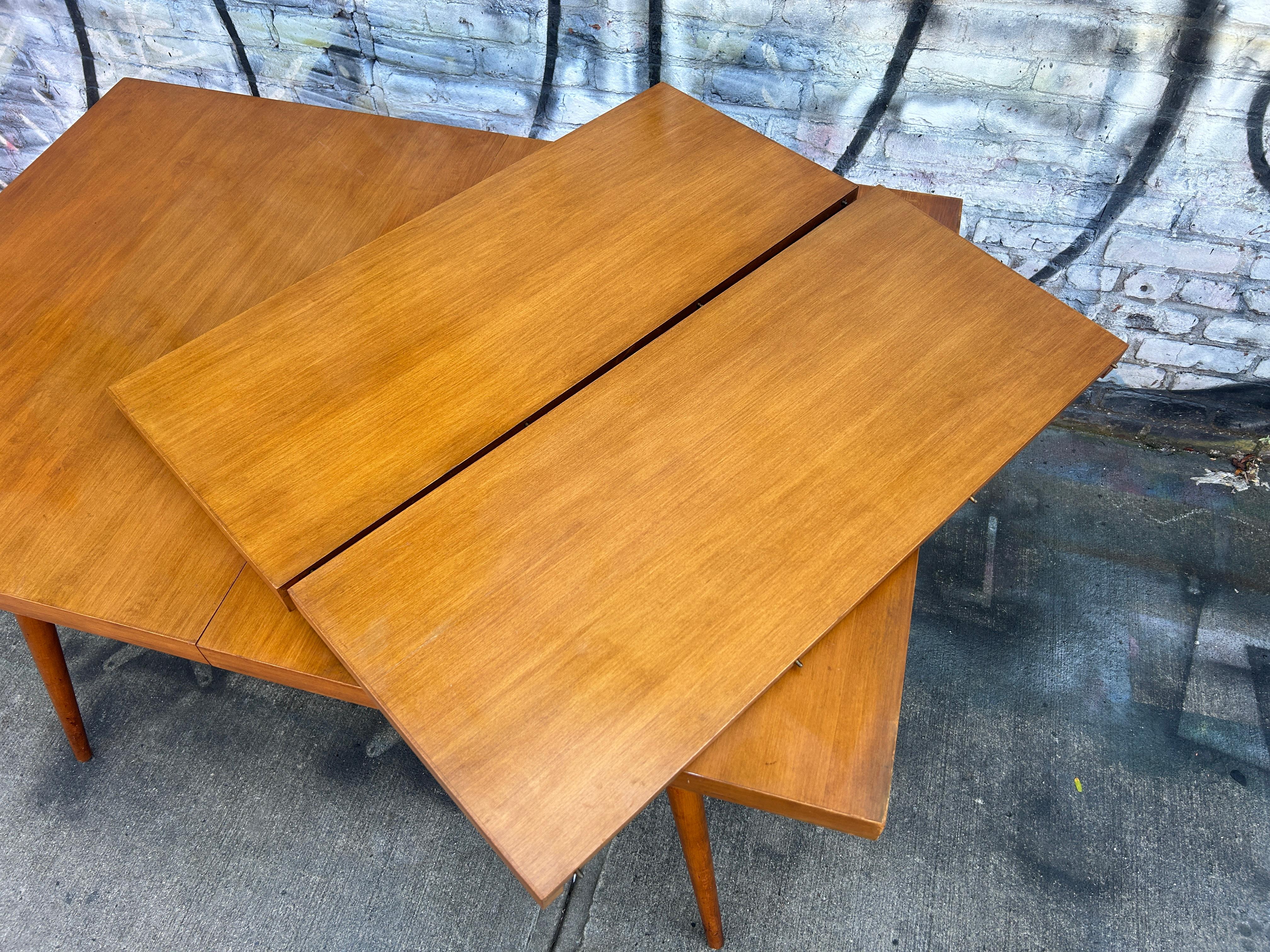 Midcentury Paul McCobb Planner Group rectangle Maple #1522 Dining Table 2 leaves For Sale 1