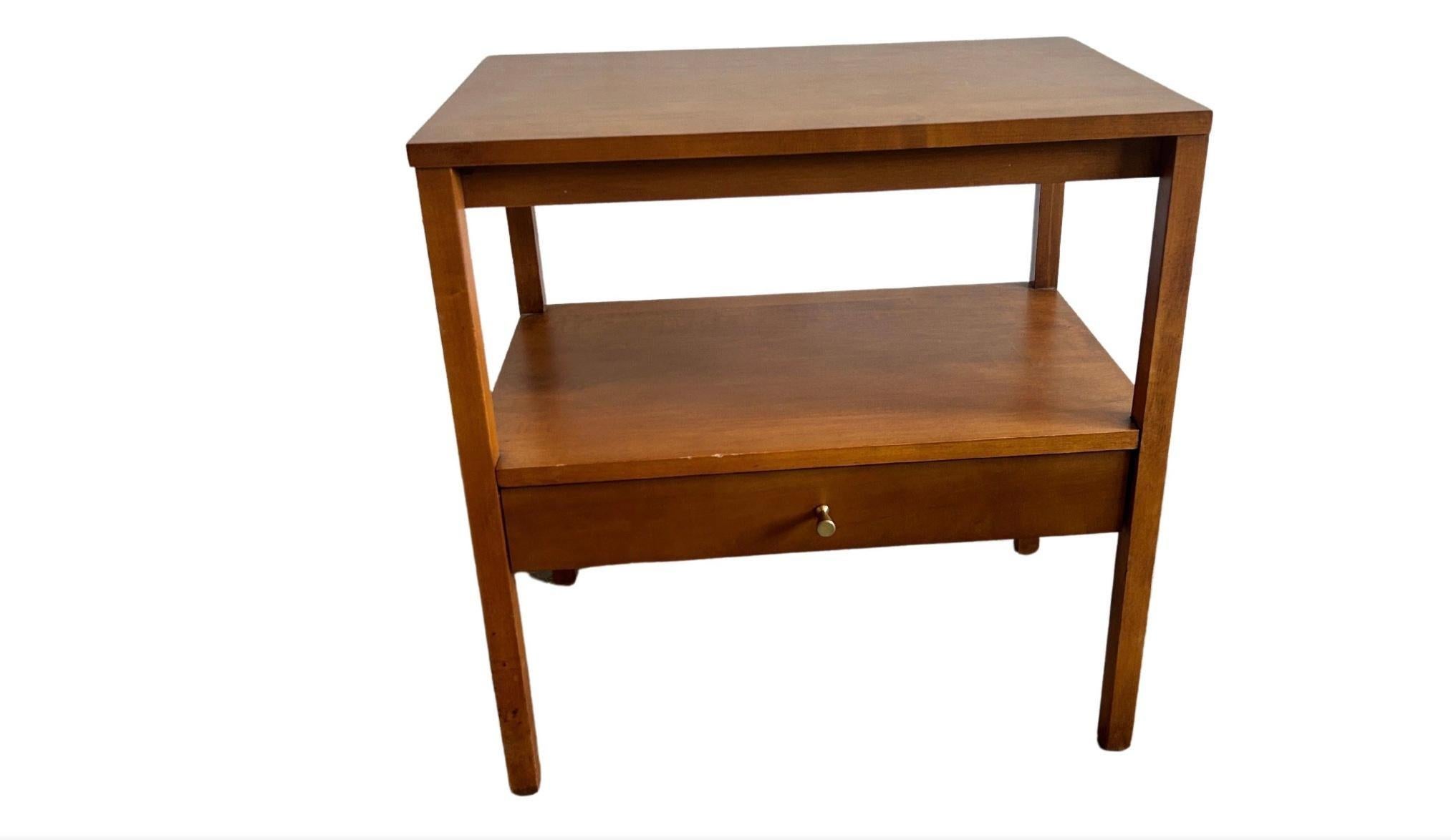 Simple pair of Paul McCobb Planner Group maple nightstands lamp tables single drawer Planner Group brass knobs Minimalist original Tobacco blonde finish. Very delicate geometric designed pair of nightstands with square legs - All solid maple -