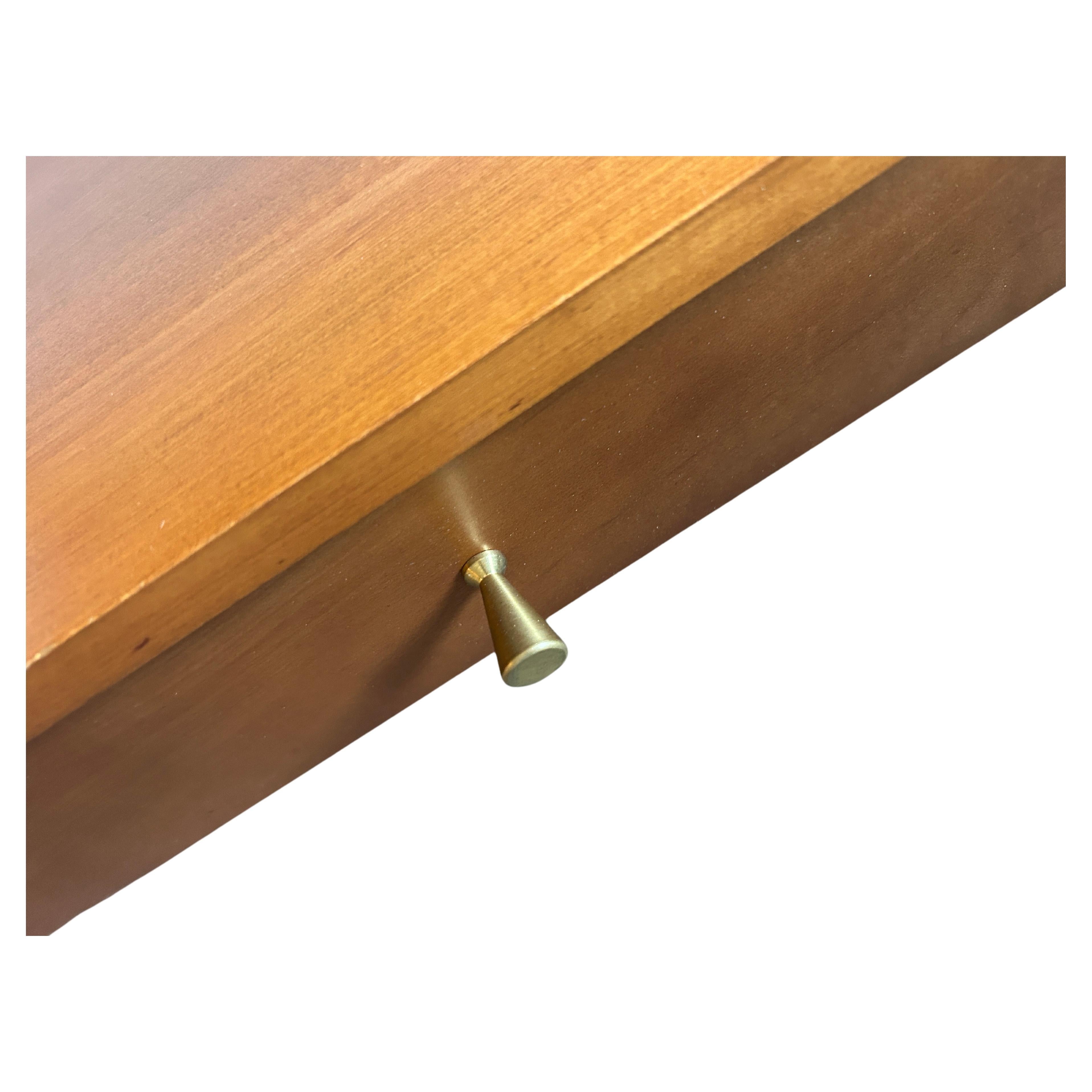 Midcentury Paul McCobb Small Single Drawer Nightstands Brass Knobs In Good Condition In BROOKLYN, NY