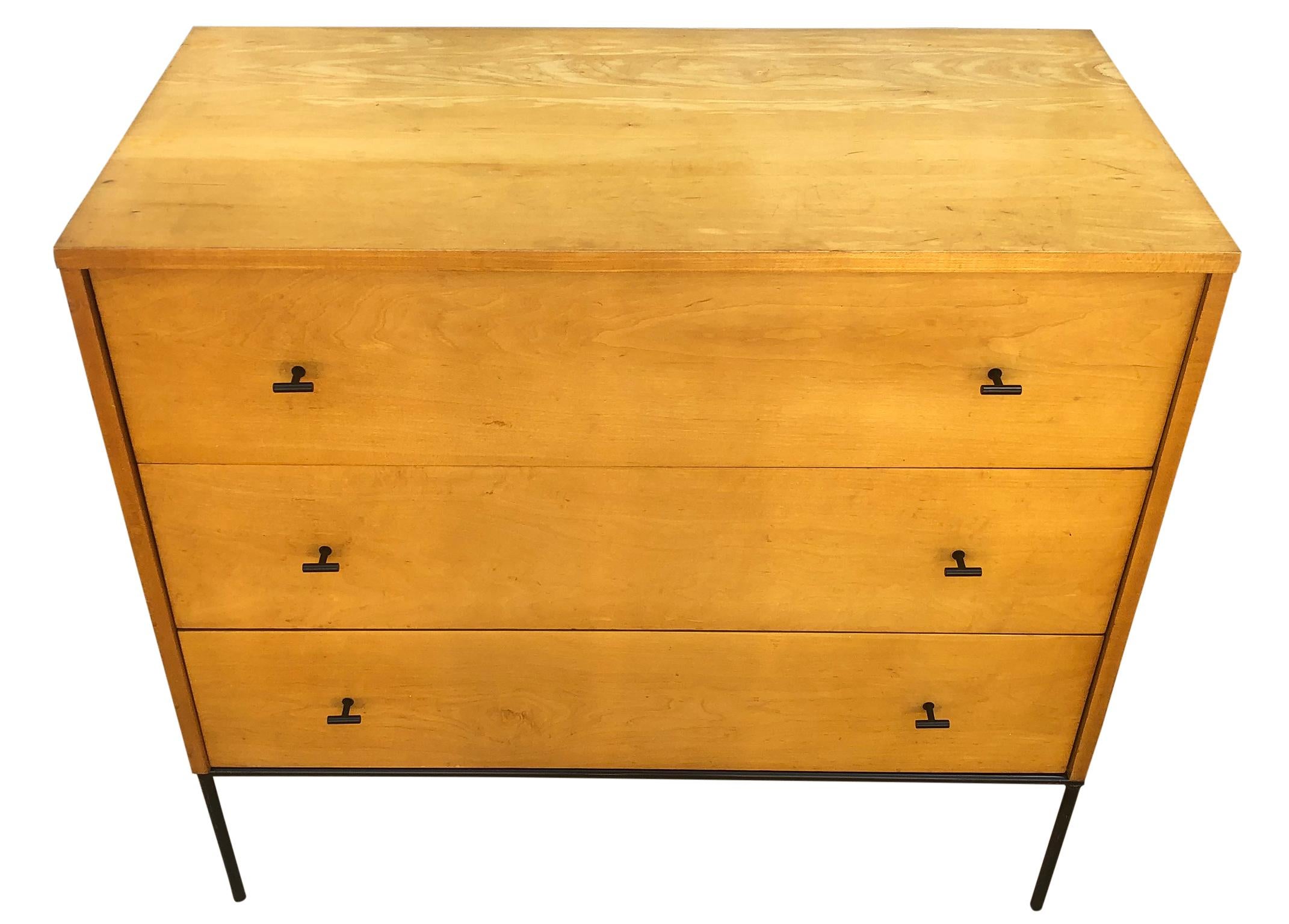 Midcentury Paul McCobb Three-Drawer Dresser Credenza #1508 Blonde Maple T Pulls In Good Condition In BROOKLYN, NY
