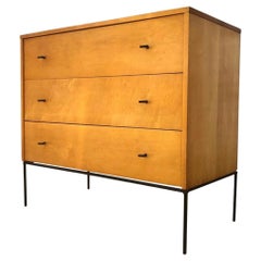 Crédence commode à trois tiroirs Paul McCobb n° 1508 en érable blond avec poignées en T