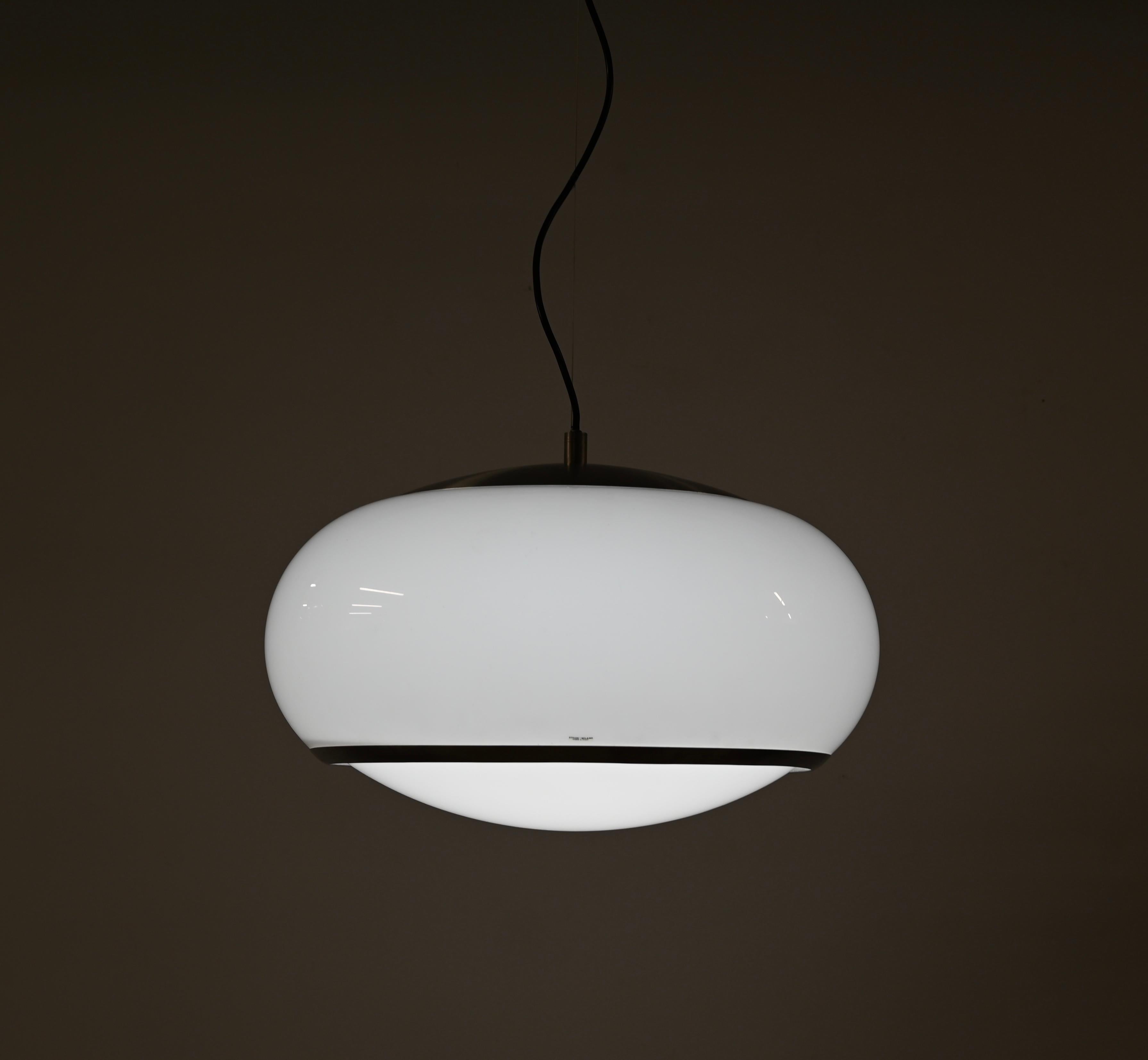 Midcentury Pendant Chandelier by Stilux Milano, White Perspex, Italy 1960s In Good Condition For Sale In Roma, IT