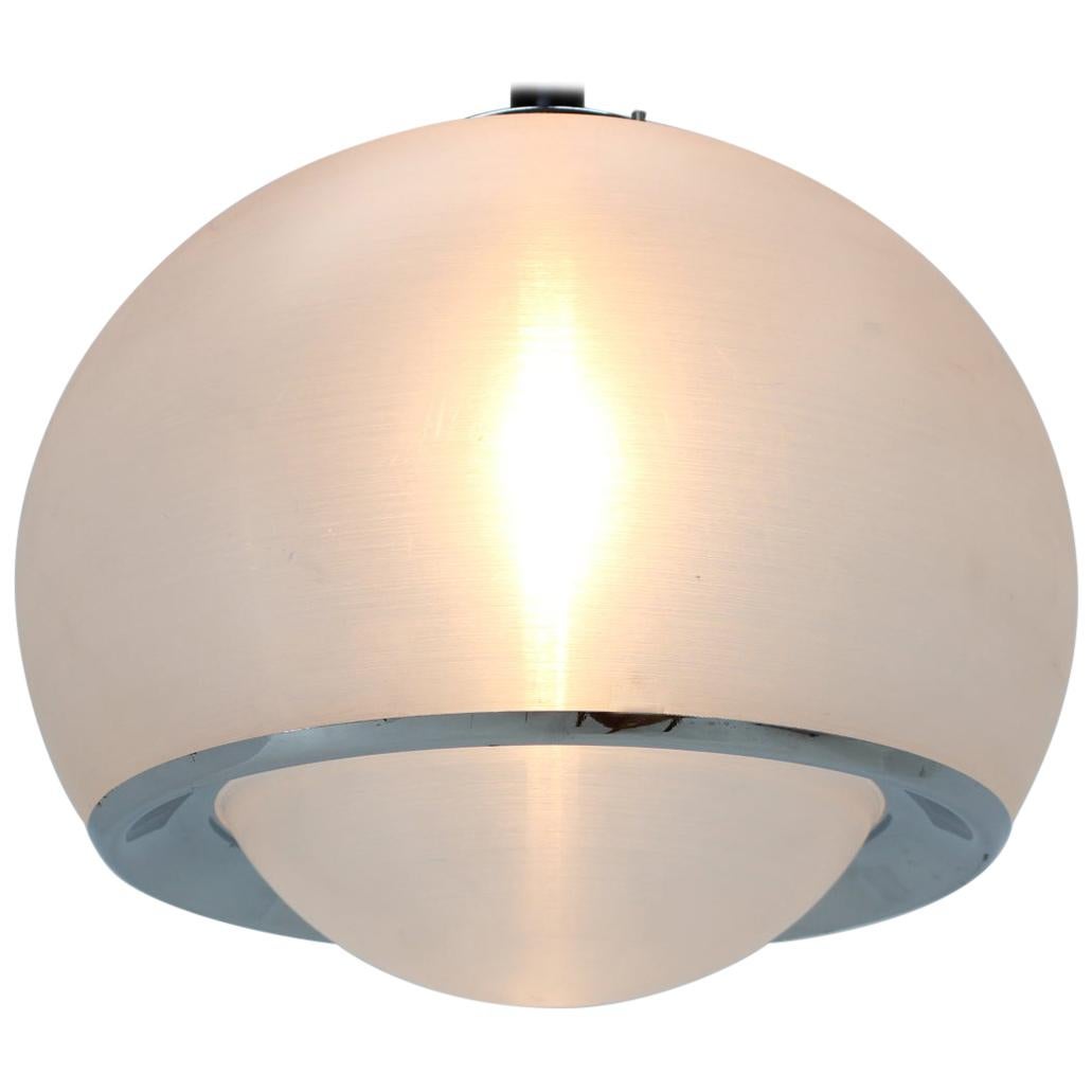 Lampe à suspension du milieu du siècle conçue par Harvey Guzzini, 1970