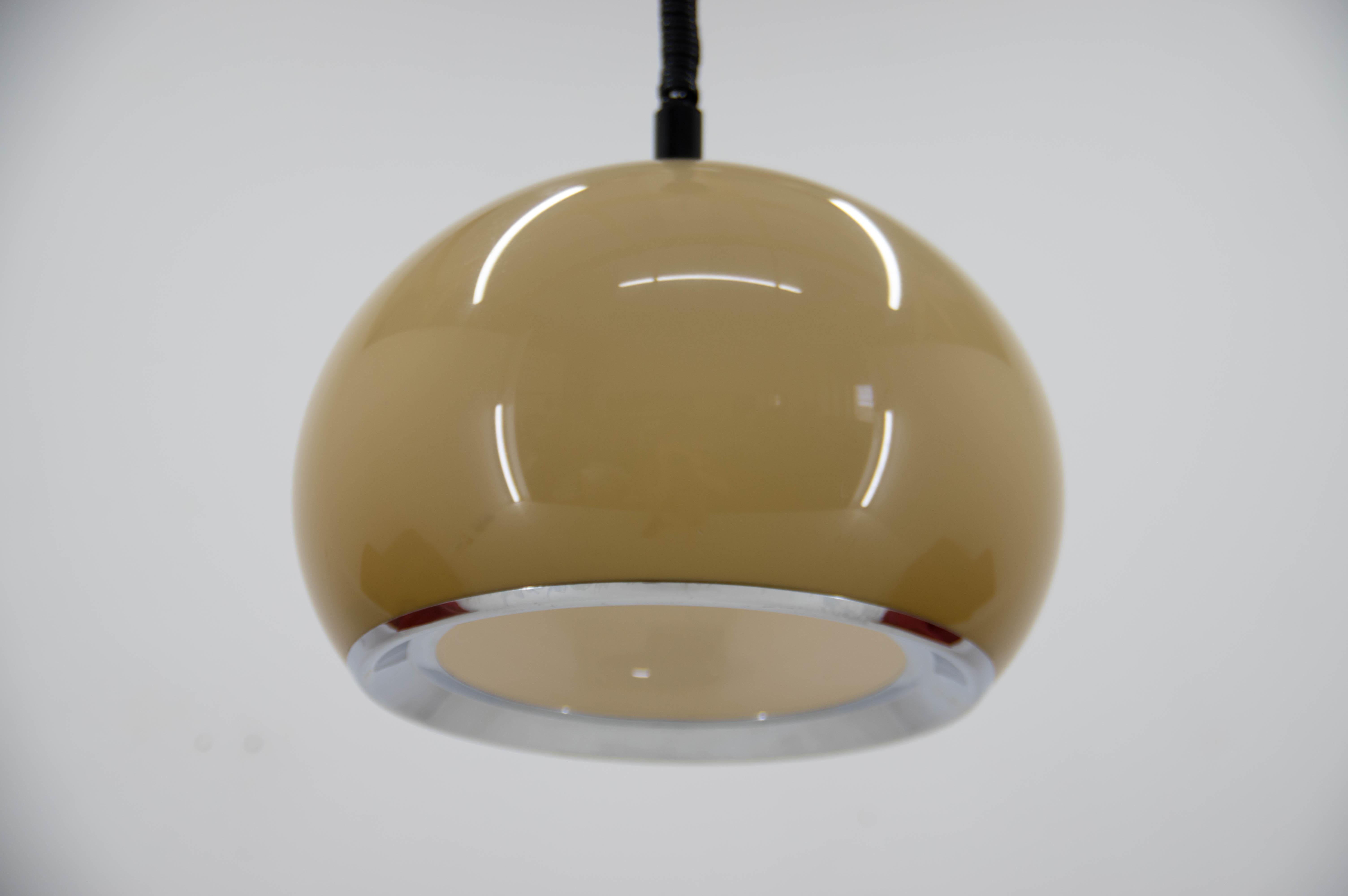 Mid-Century Modern Pendentif du milieu du siècle dernier conçu par Harvey Guzzini pour Meblo, Italie, 1970 en vente